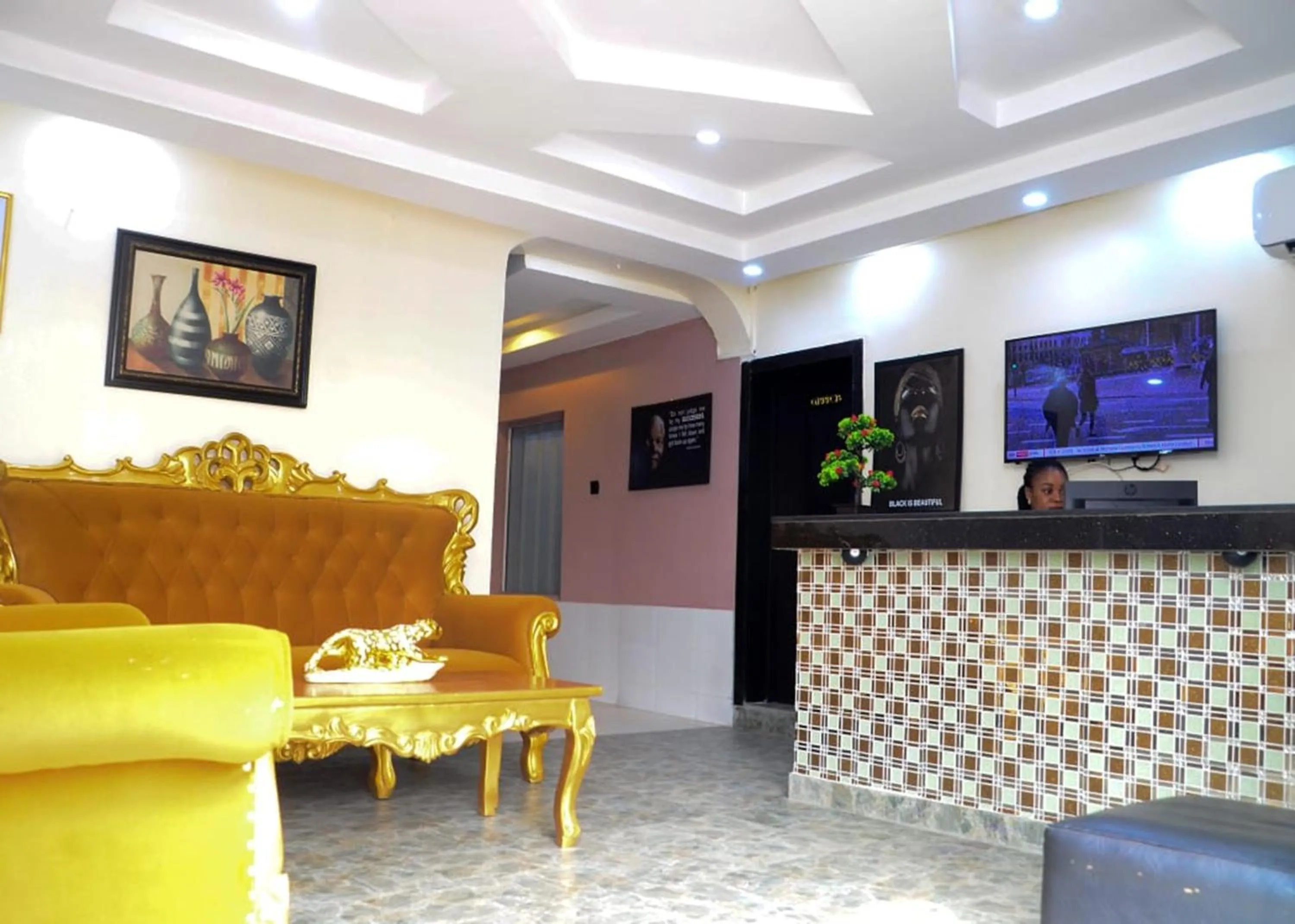 Lobby or reception in Mountain Top Lodge Hotel