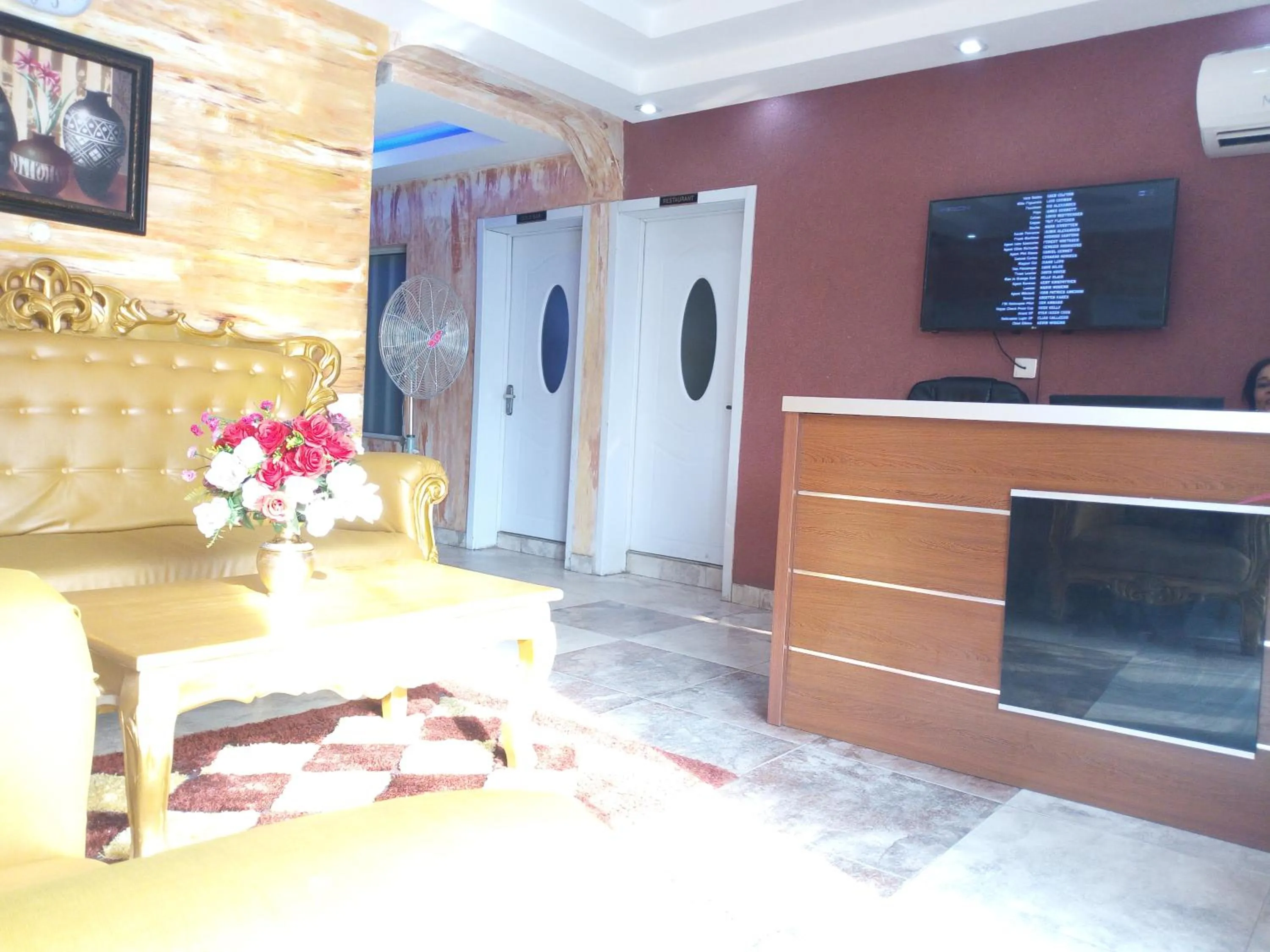 Seating area in Mountain Top Lodge Hotel