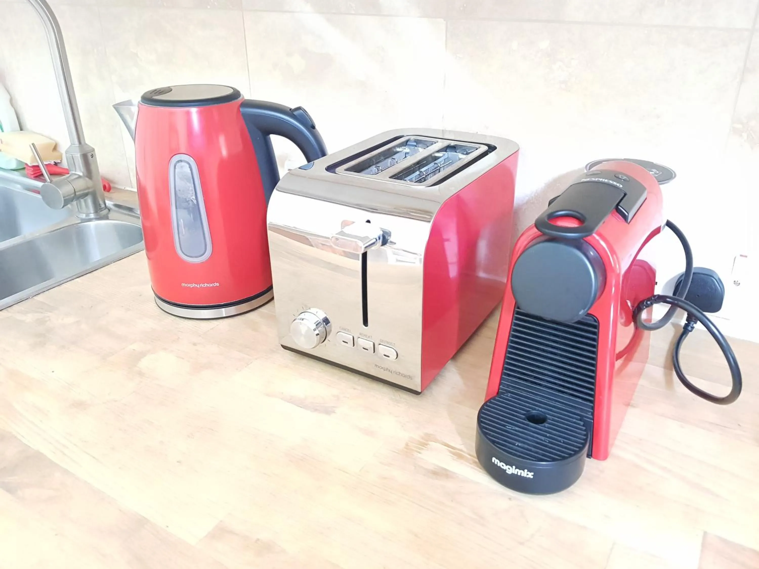 Coffee/tea facilities in Pretty Maida Vale Apartments