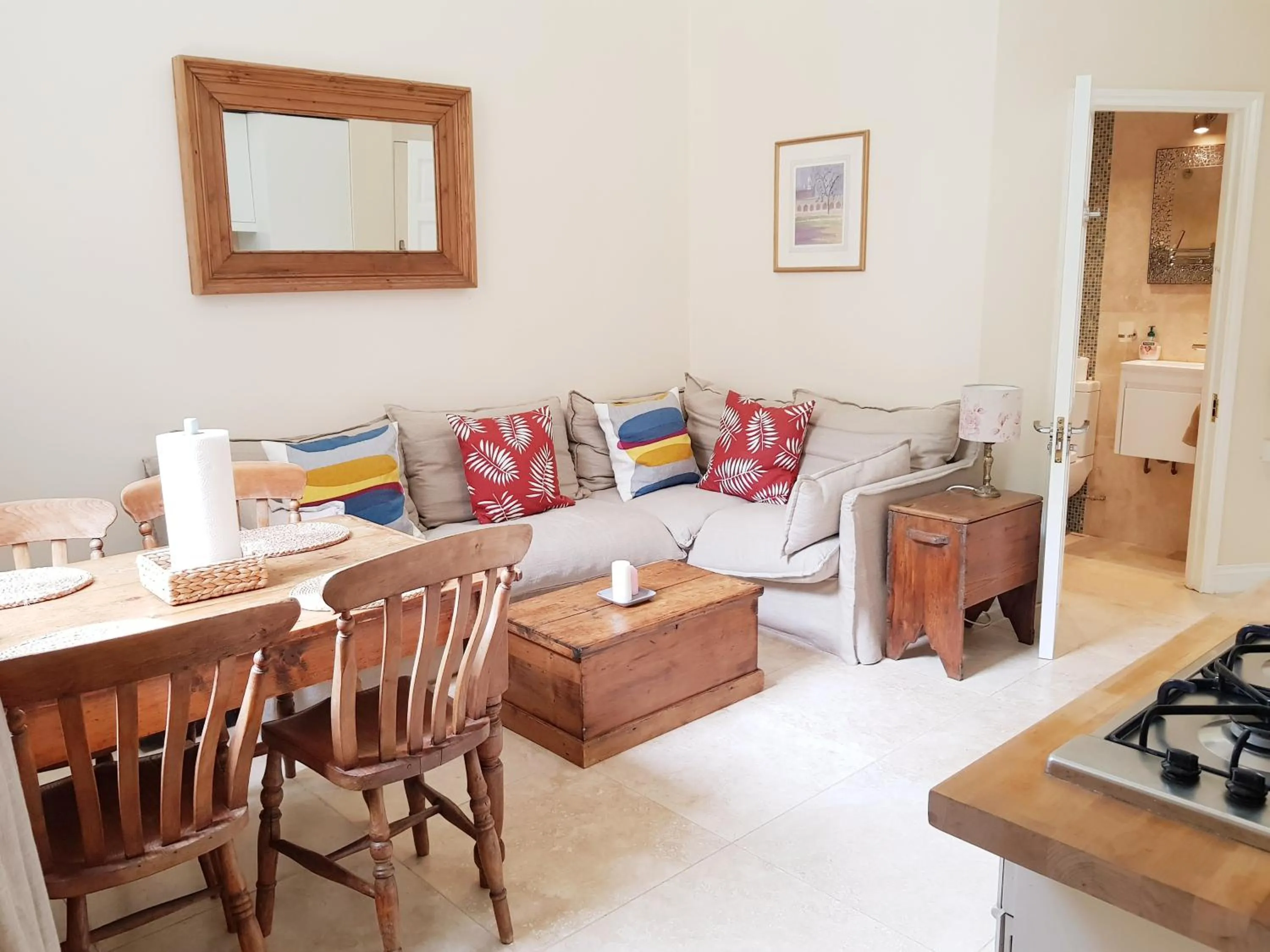 Seating area in Pretty Maida Vale Apartments