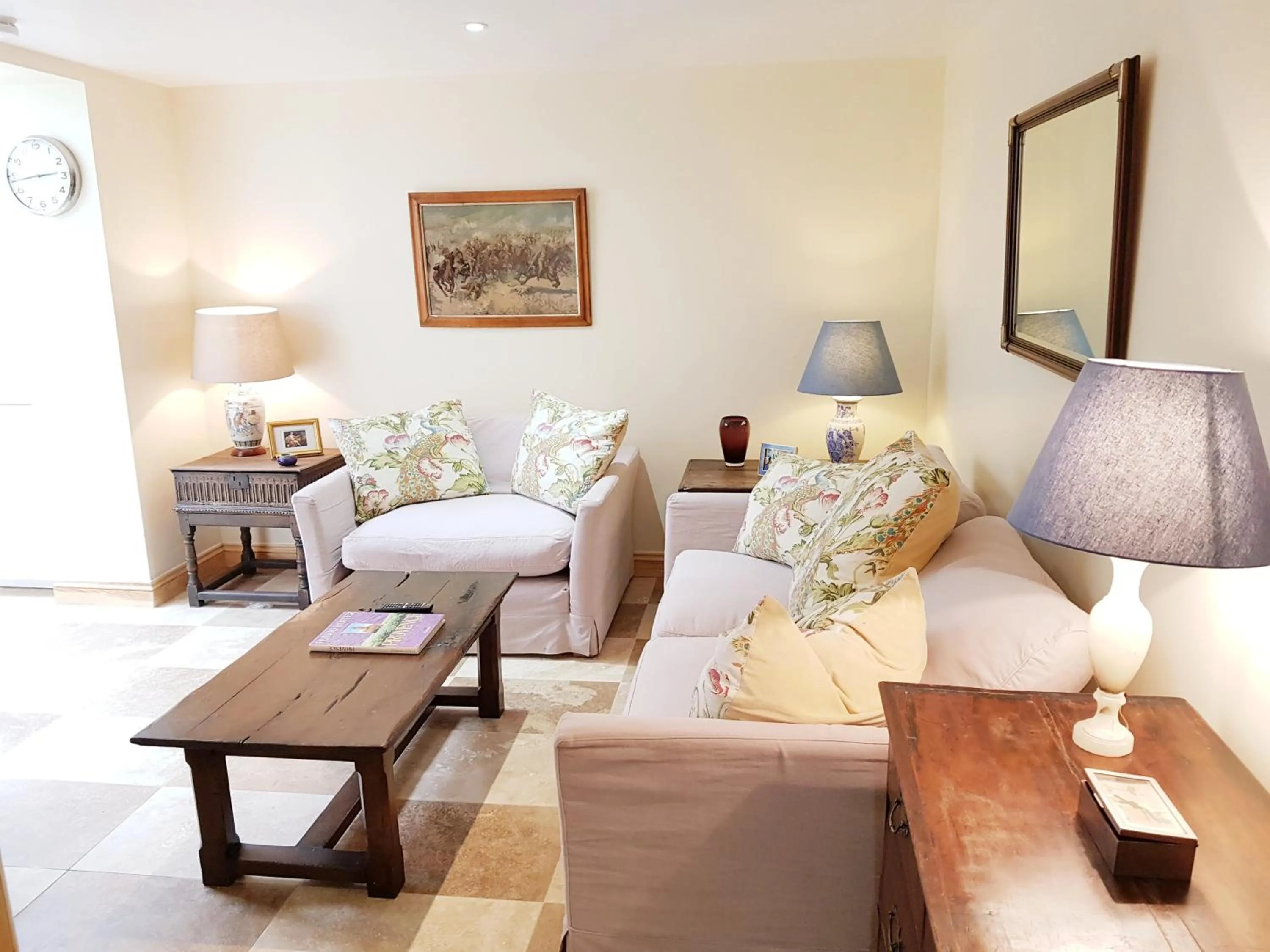 Seating area, Bed in Pretty Maida Vale Apartments