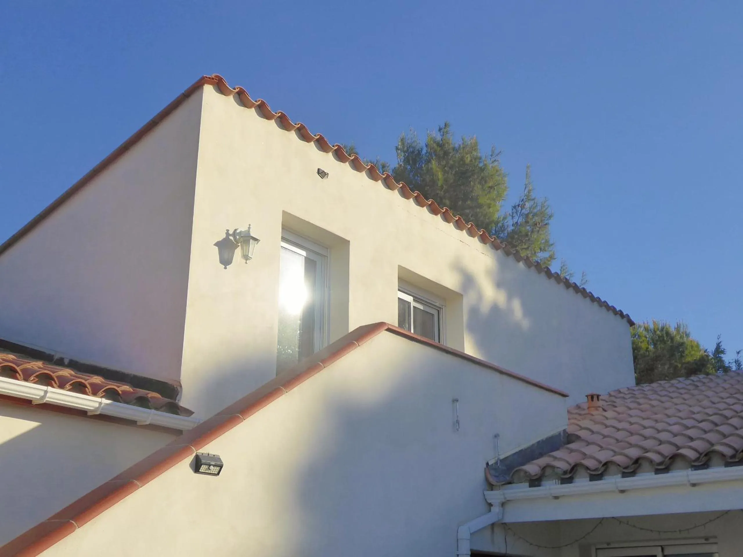 Property building in Mas Picton