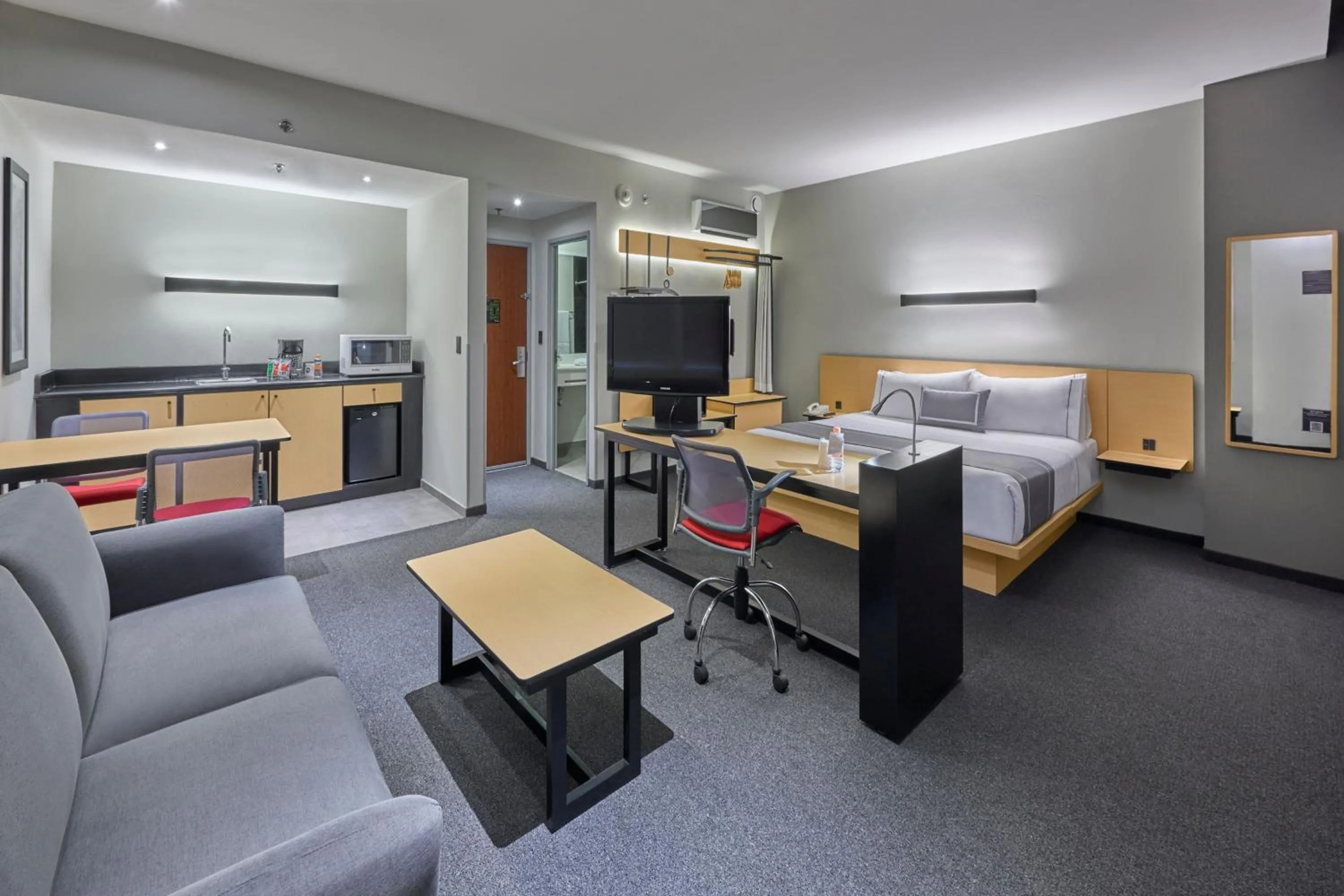 King Suite with Sofa Bed in City Express Plus by Marriott Ciudad de México Santa Fe