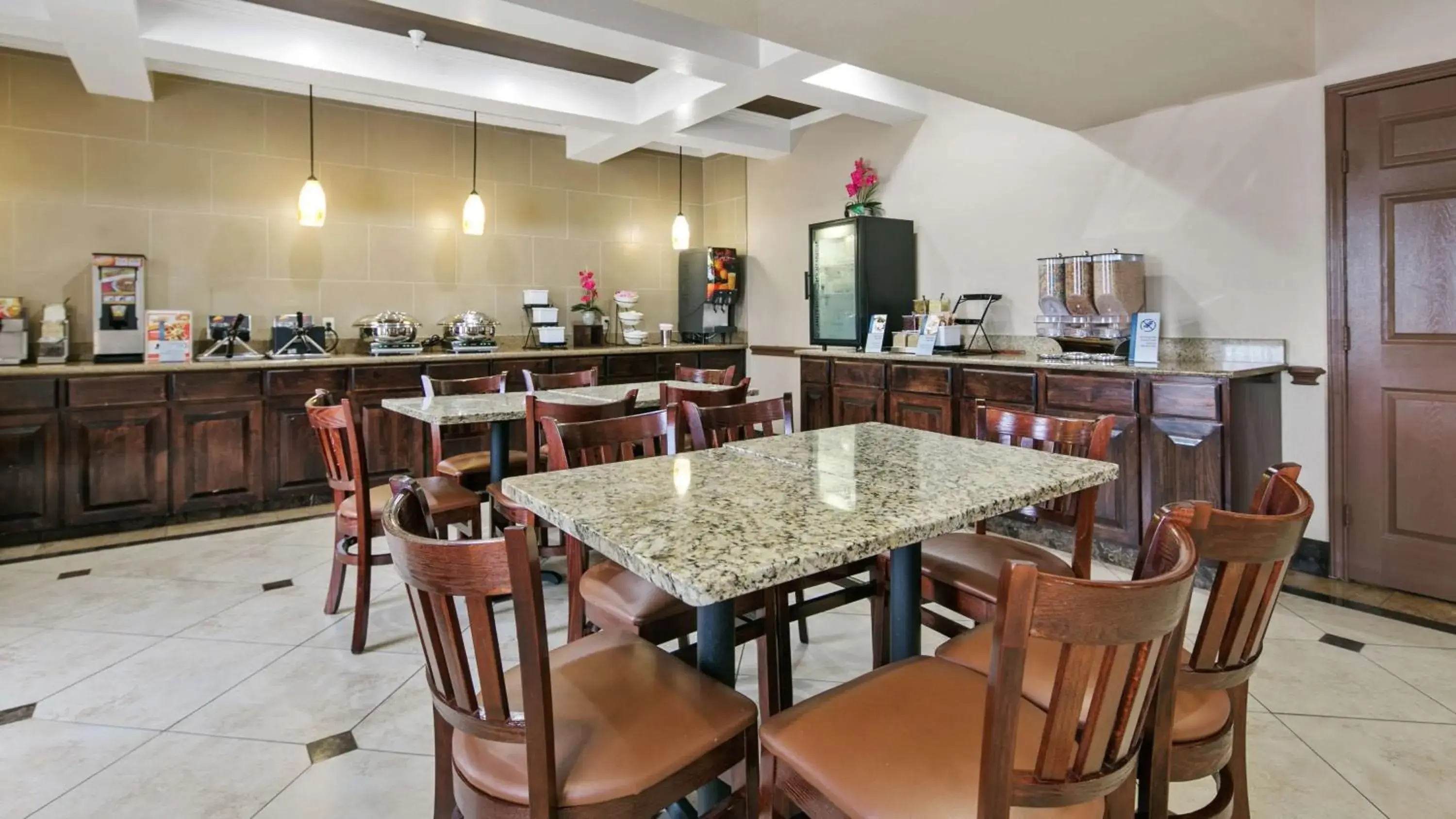 Breakfast in Best Western Plus Georgetown Inn & Suites Breakfast in Best Western Plus Georgetown Inn & Suites