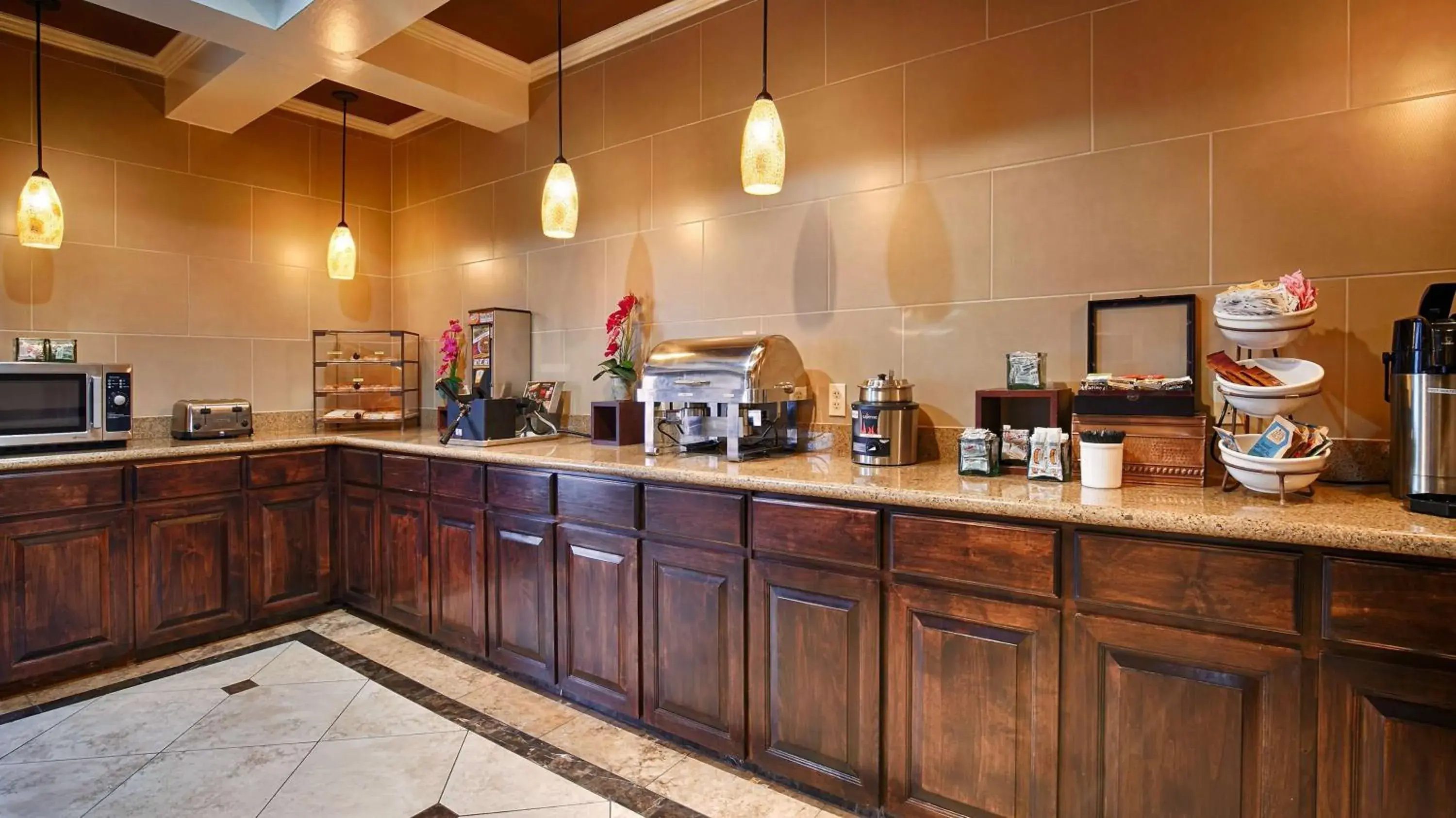 Breakfast in Best Western Plus Georgetown Inn & Suites Breakfast in Best Western Plus Georgetown Inn & Suites