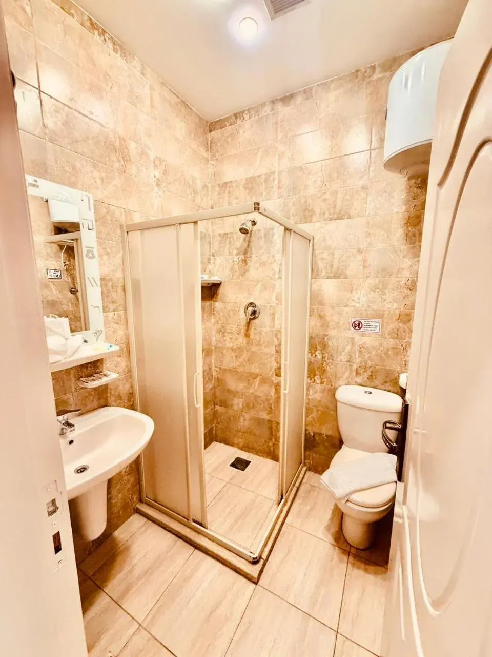 Bathroom in Giza Pyramids View Inn Bathroom in Giza Pyramids View Inn