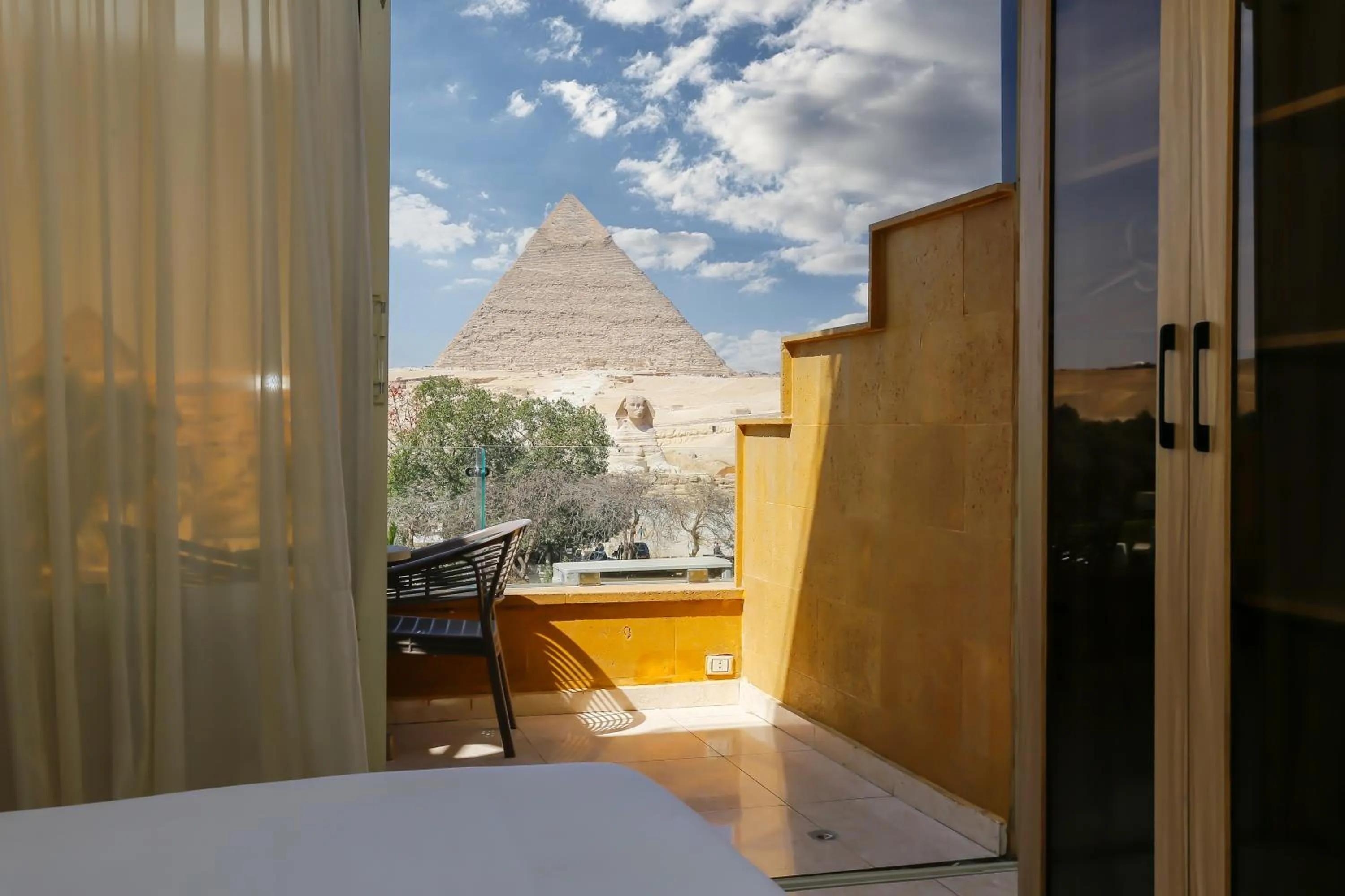 View (from property/room), Bed in Giza Pyramids View Inn