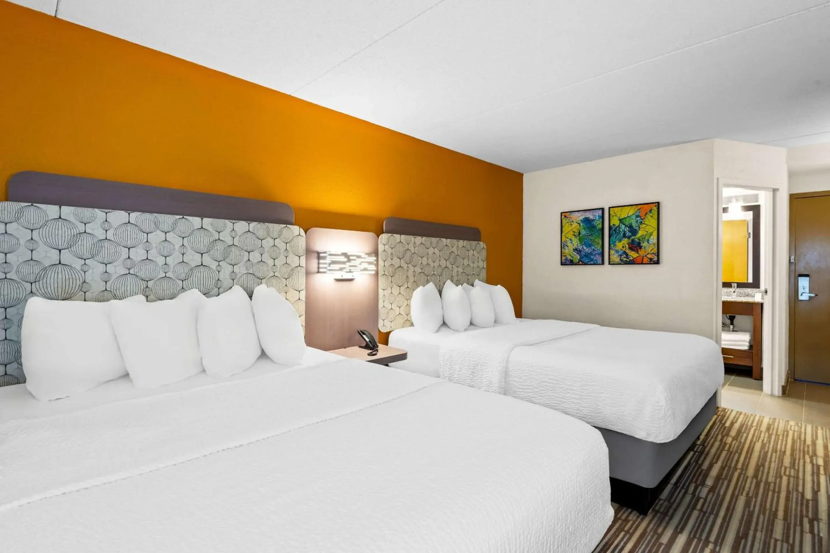 Bedroom, Bed in Hotel Concord Syracuse, an Ascend Collection Hotel Bedroom, Bed in Hotel Concord Syracuse, an Ascend Collection Hotel