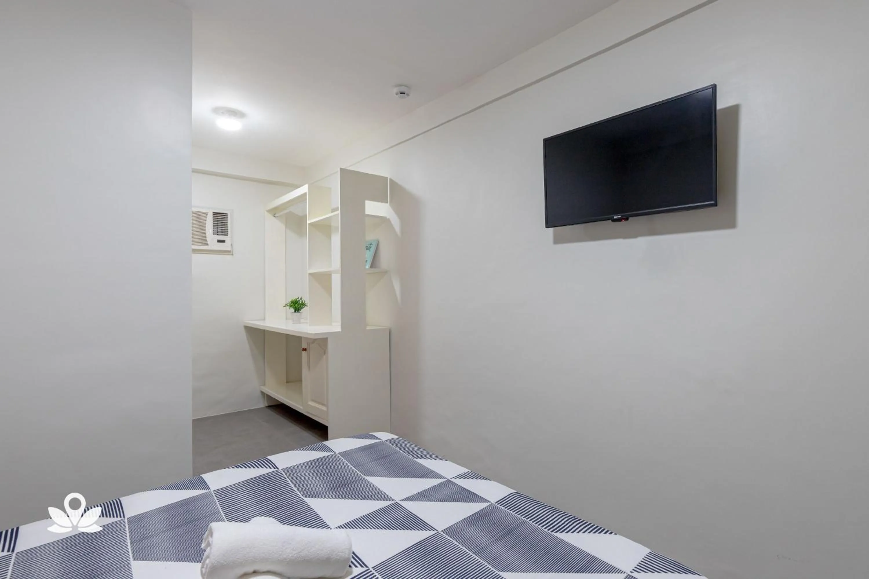 TV and multimedia, Bed in Happy Grey Hotel Vigan