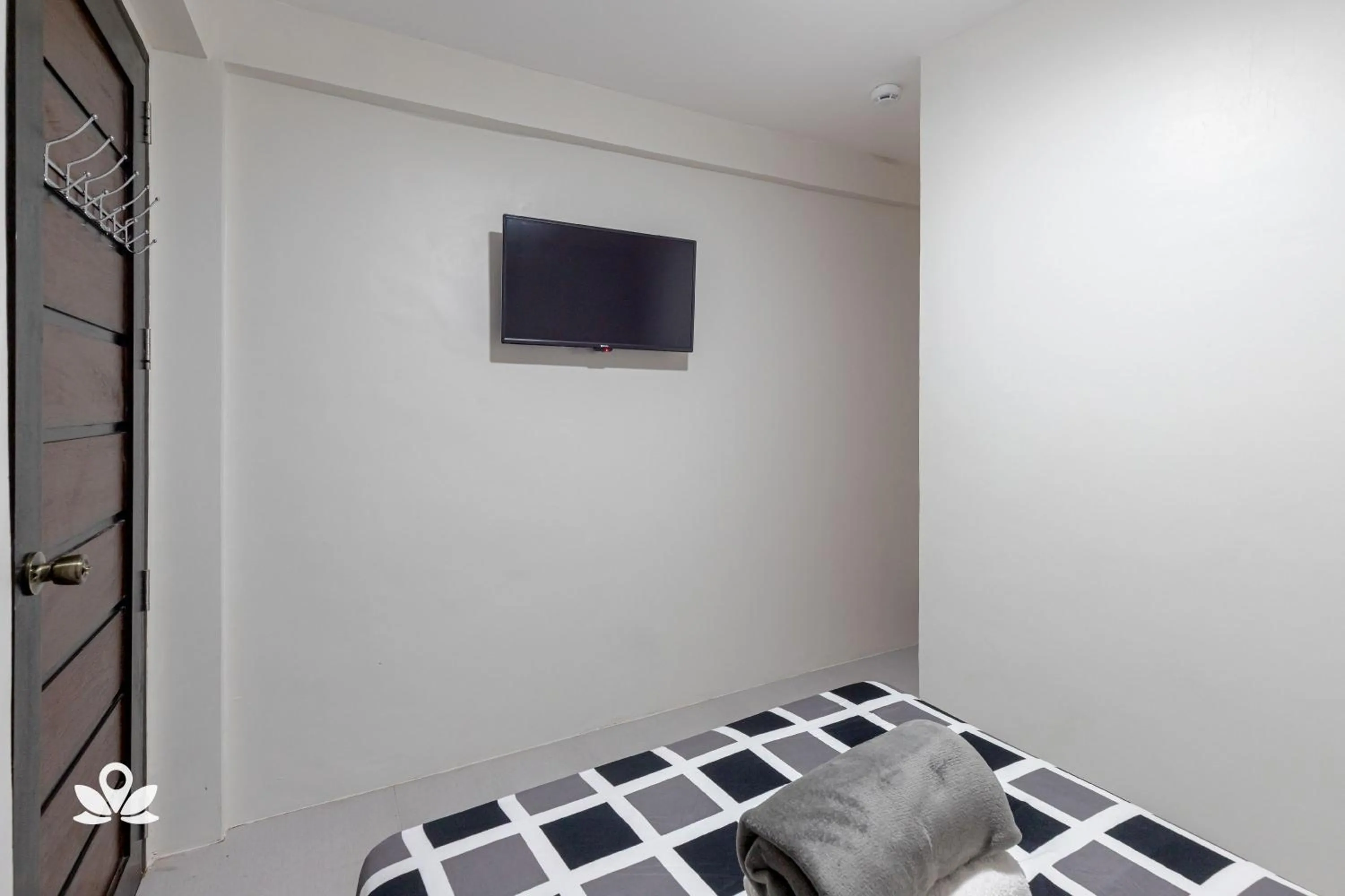 TV and multimedia, Bed in Happy Grey Hotel Vigan