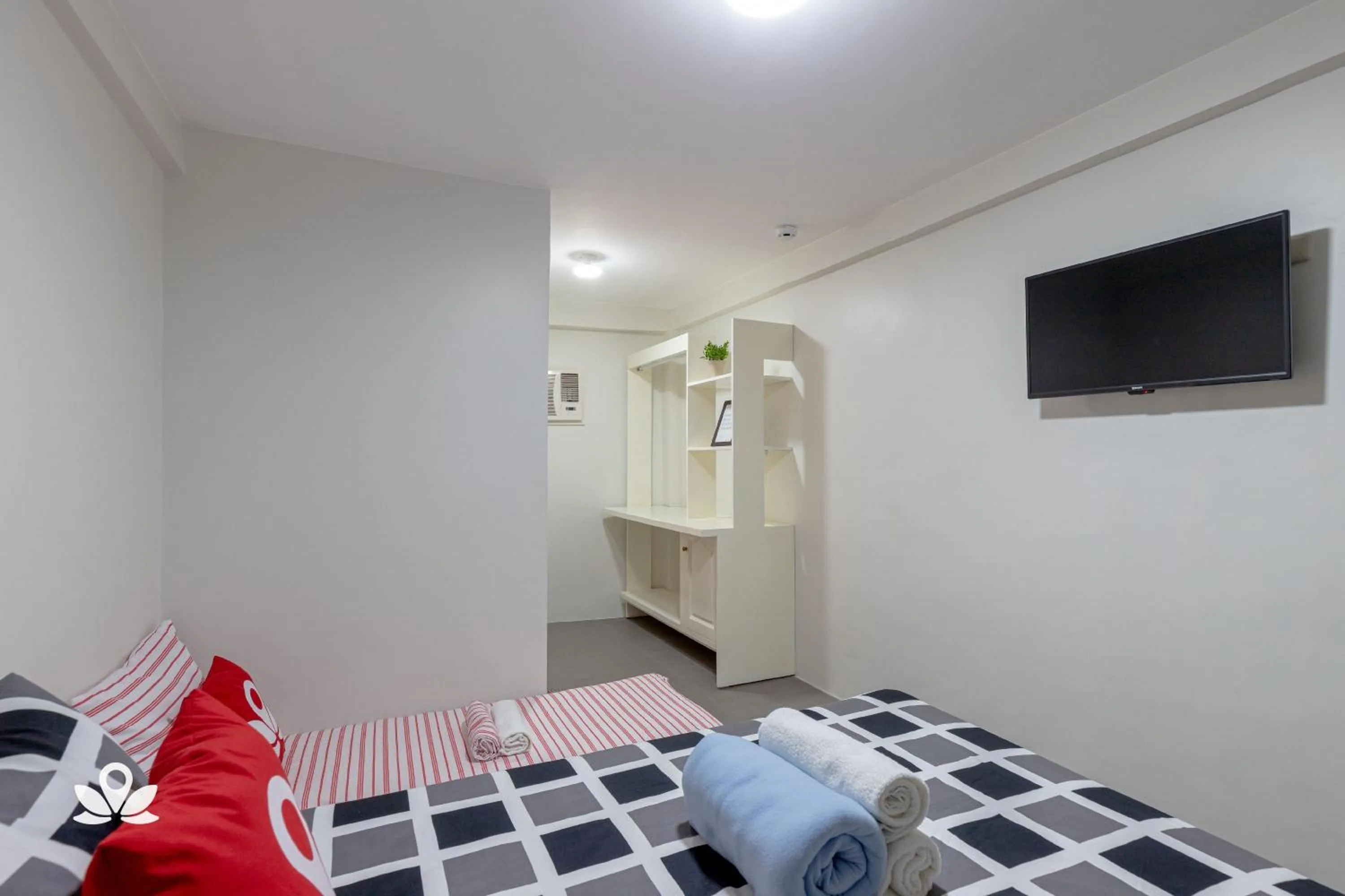 TV and multimedia, Bed in Happy Grey Hotel Vigan