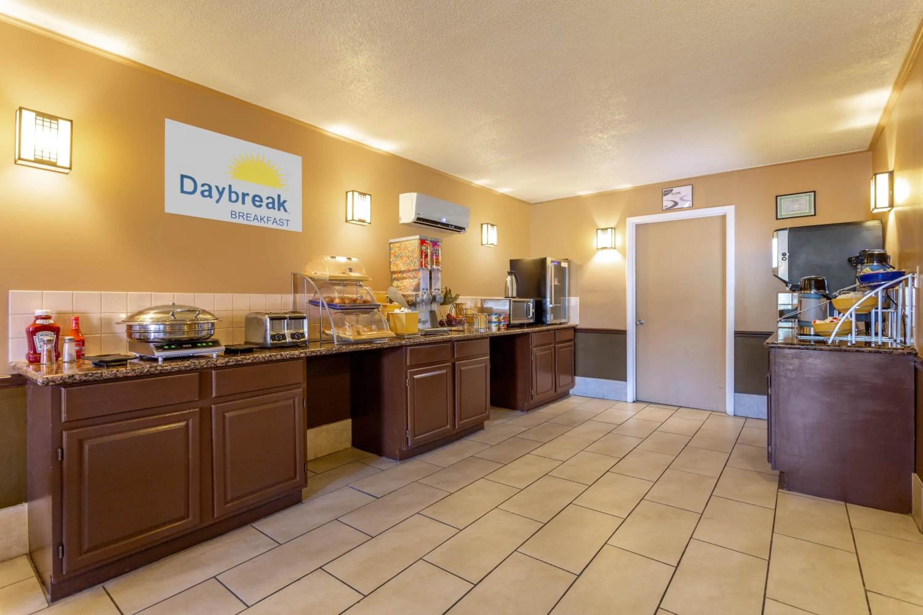 Breakfast in Days Inn by Wyndham Breezewood