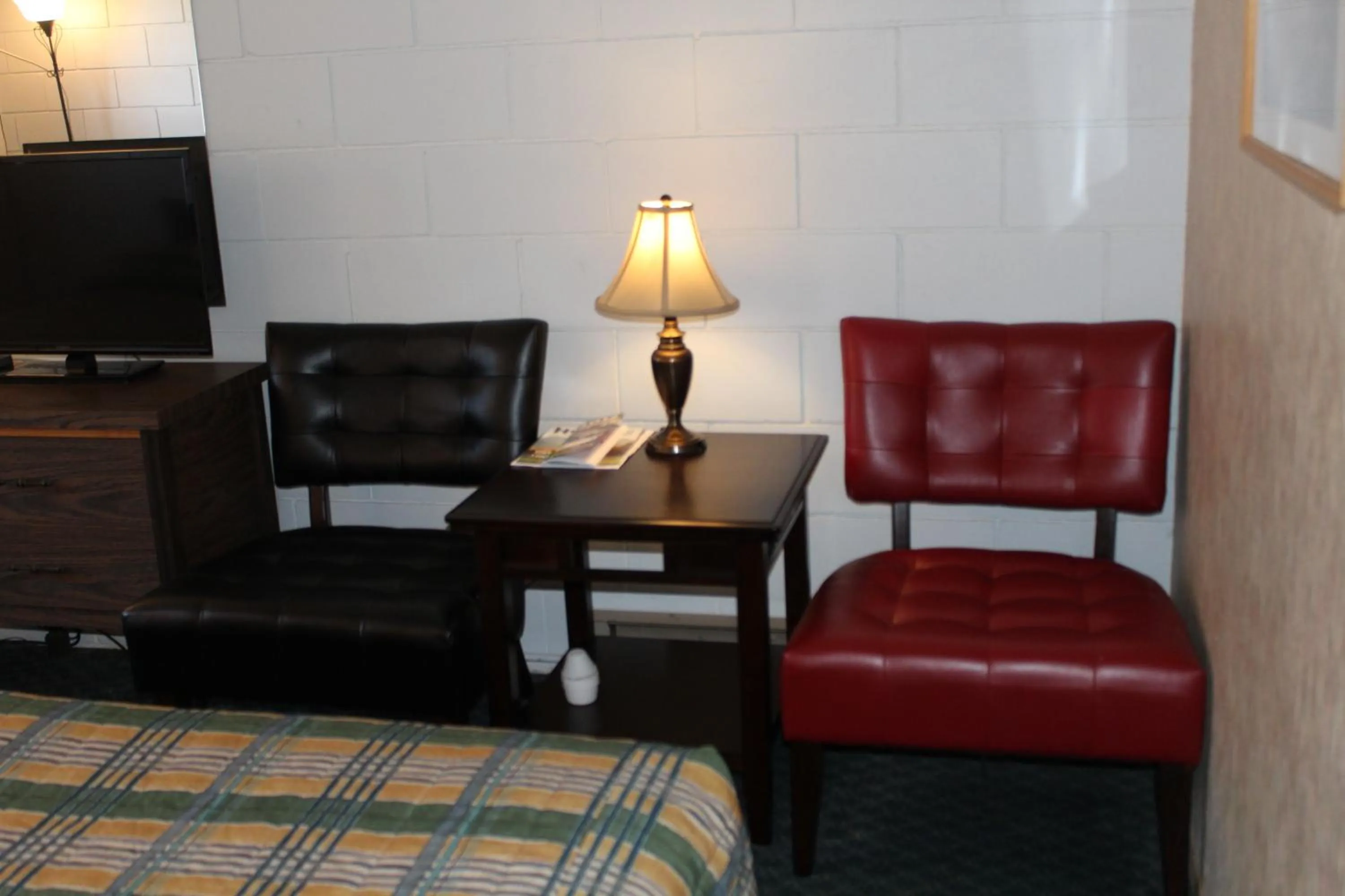 Seating area in Best Continental Motel
