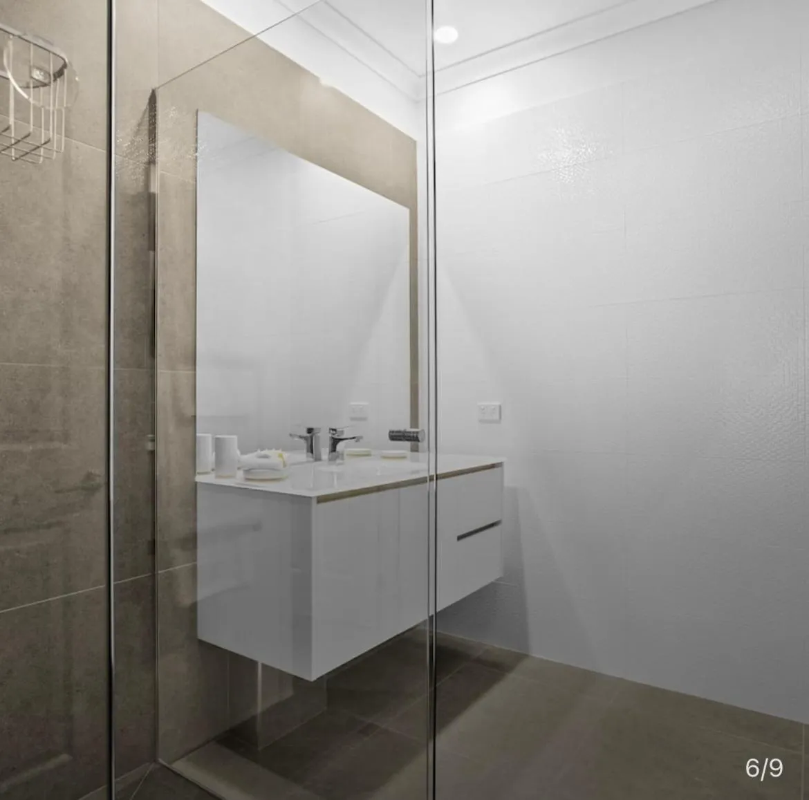 Shower in Arthurs Views