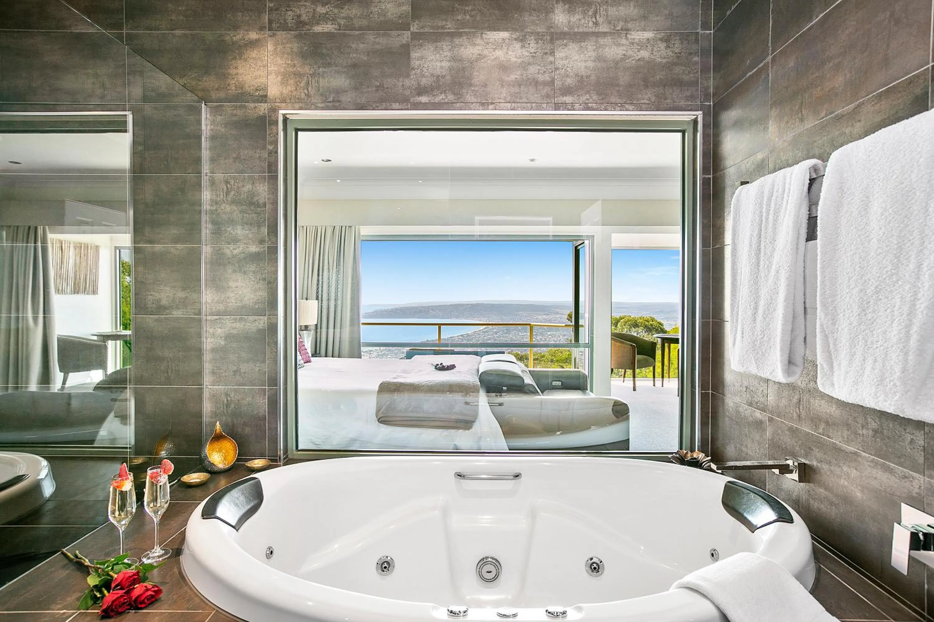 Bathroom, Bed in Arthurs Views