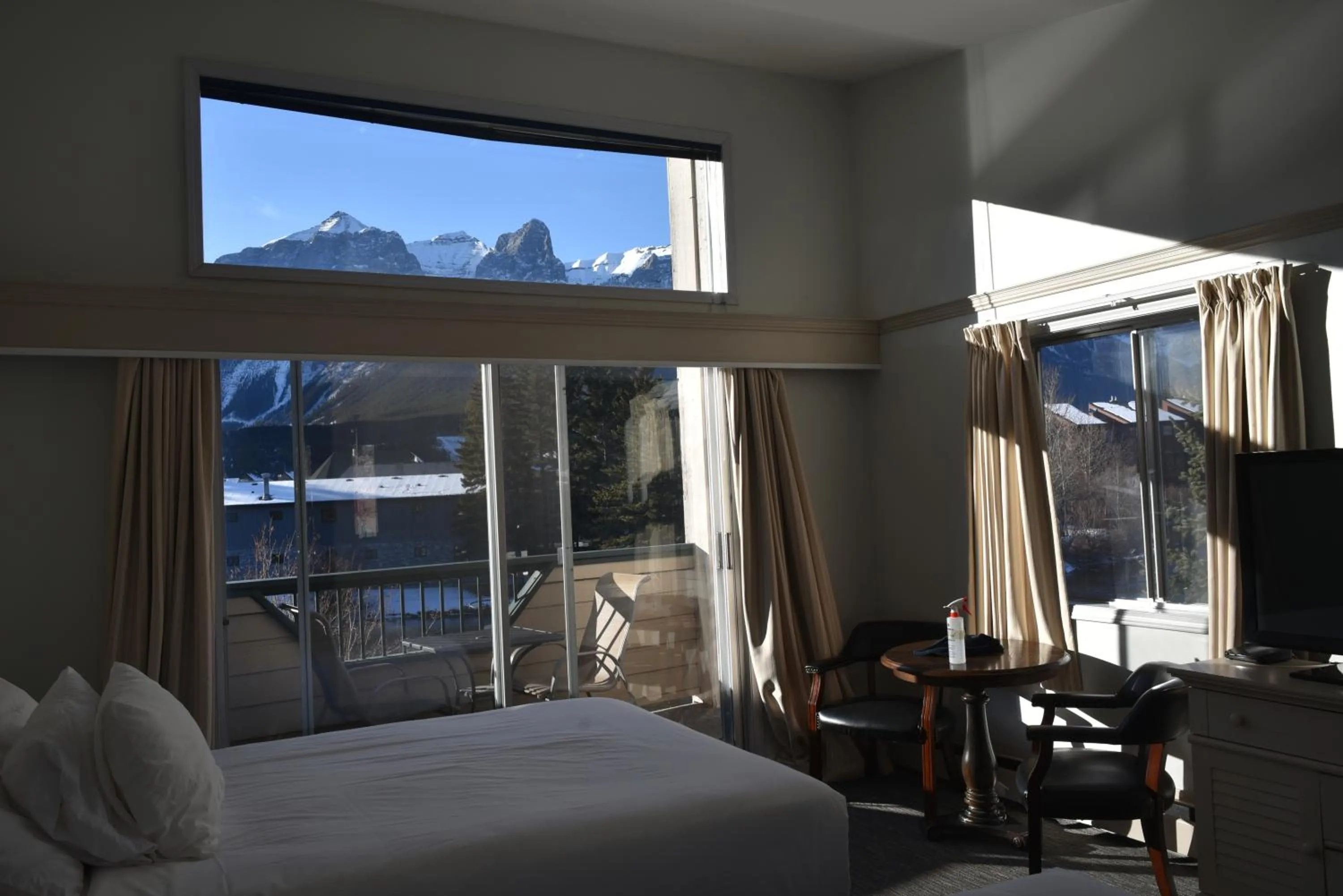 Patio, Bed in The Drake Inn