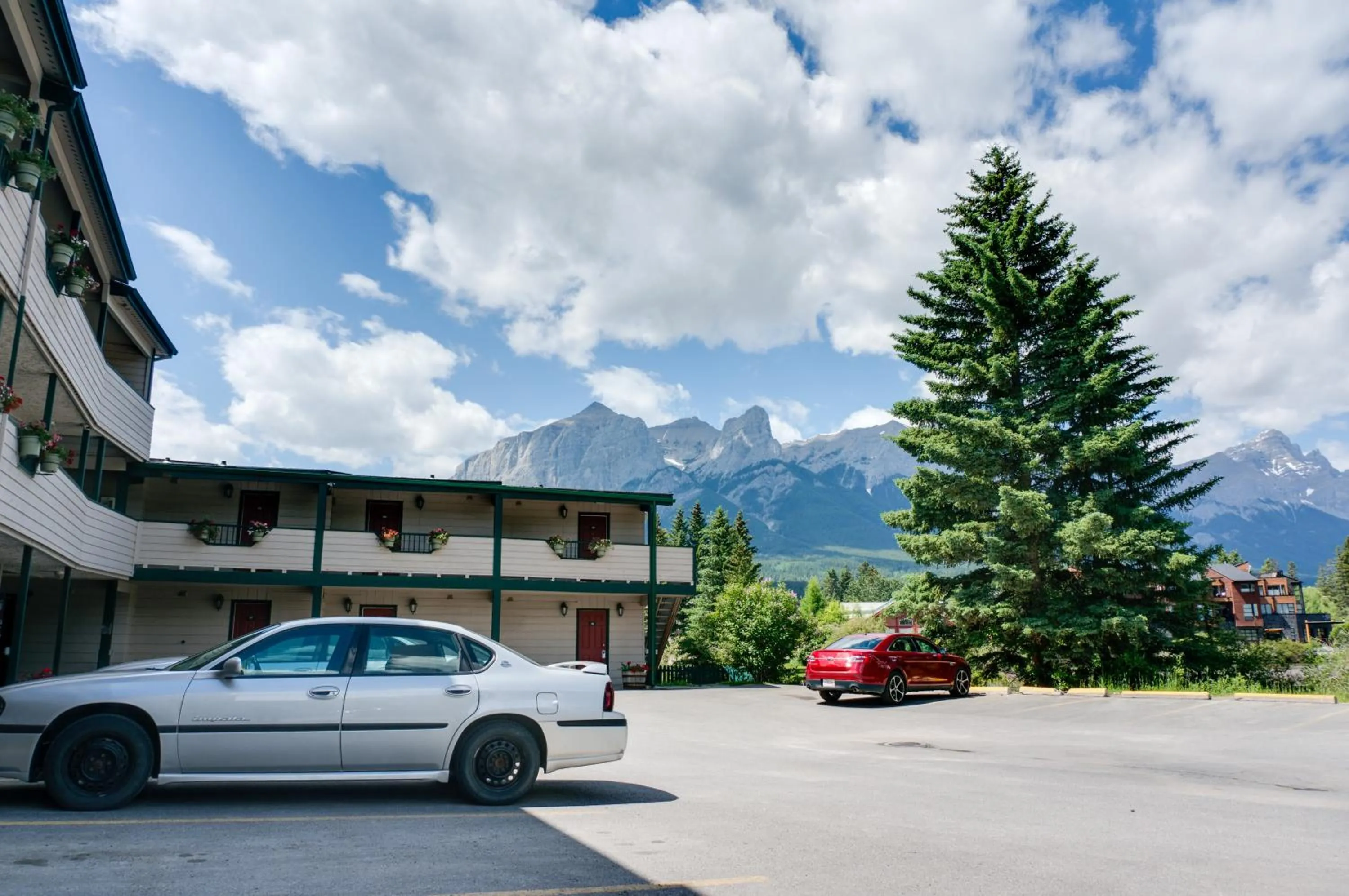 Facade/entrance in The Drake Inn