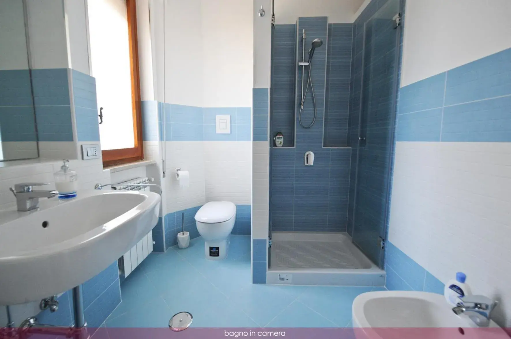 Triple Room with Private Bathroom - single occupancy in B&B Vanvitelli Triple Room with Private Bathroom - single occupancy in B&B Vanvitelli
