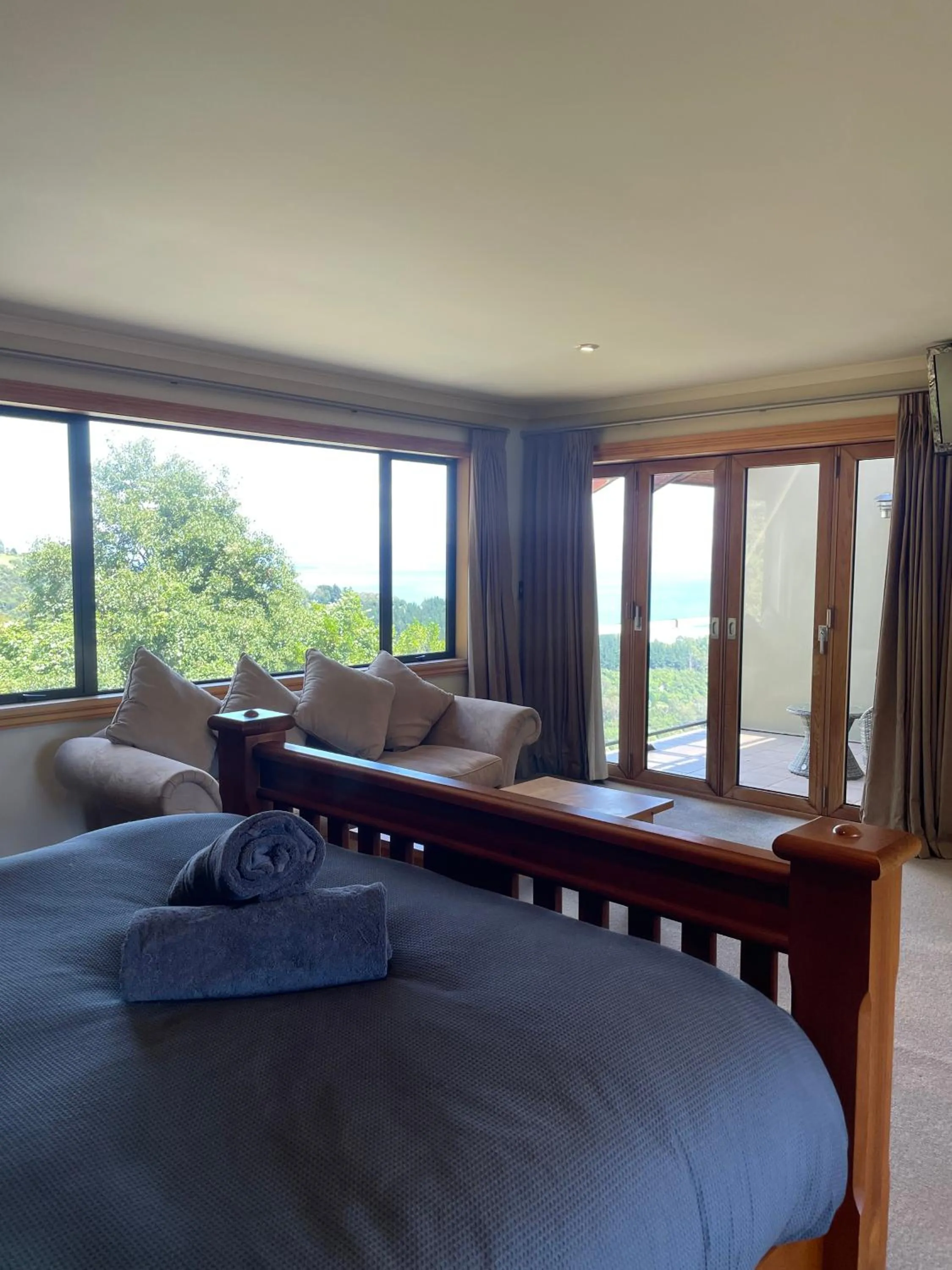 Living room, Bed in Parautane Lodge