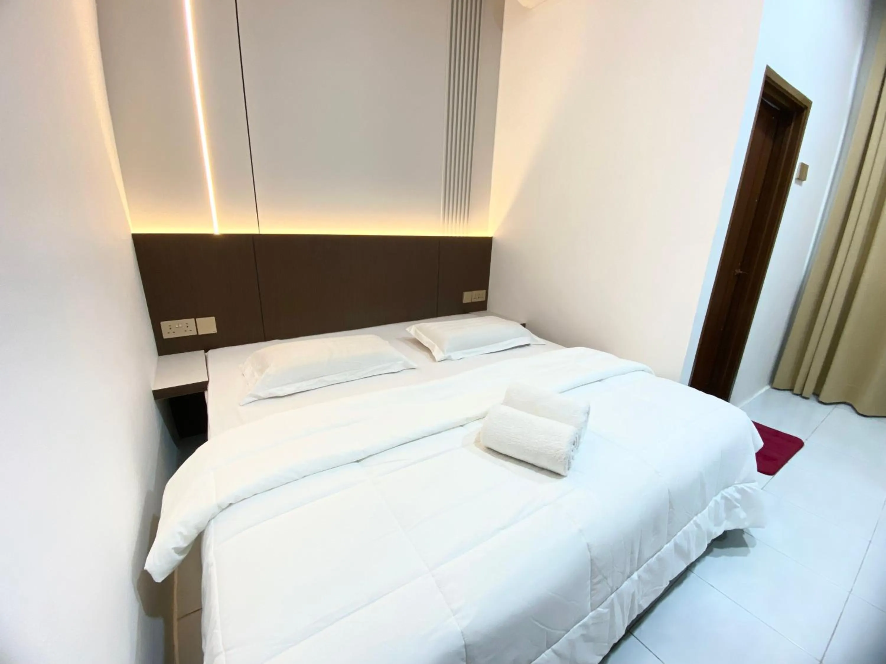 Bed in Samudera Hotel