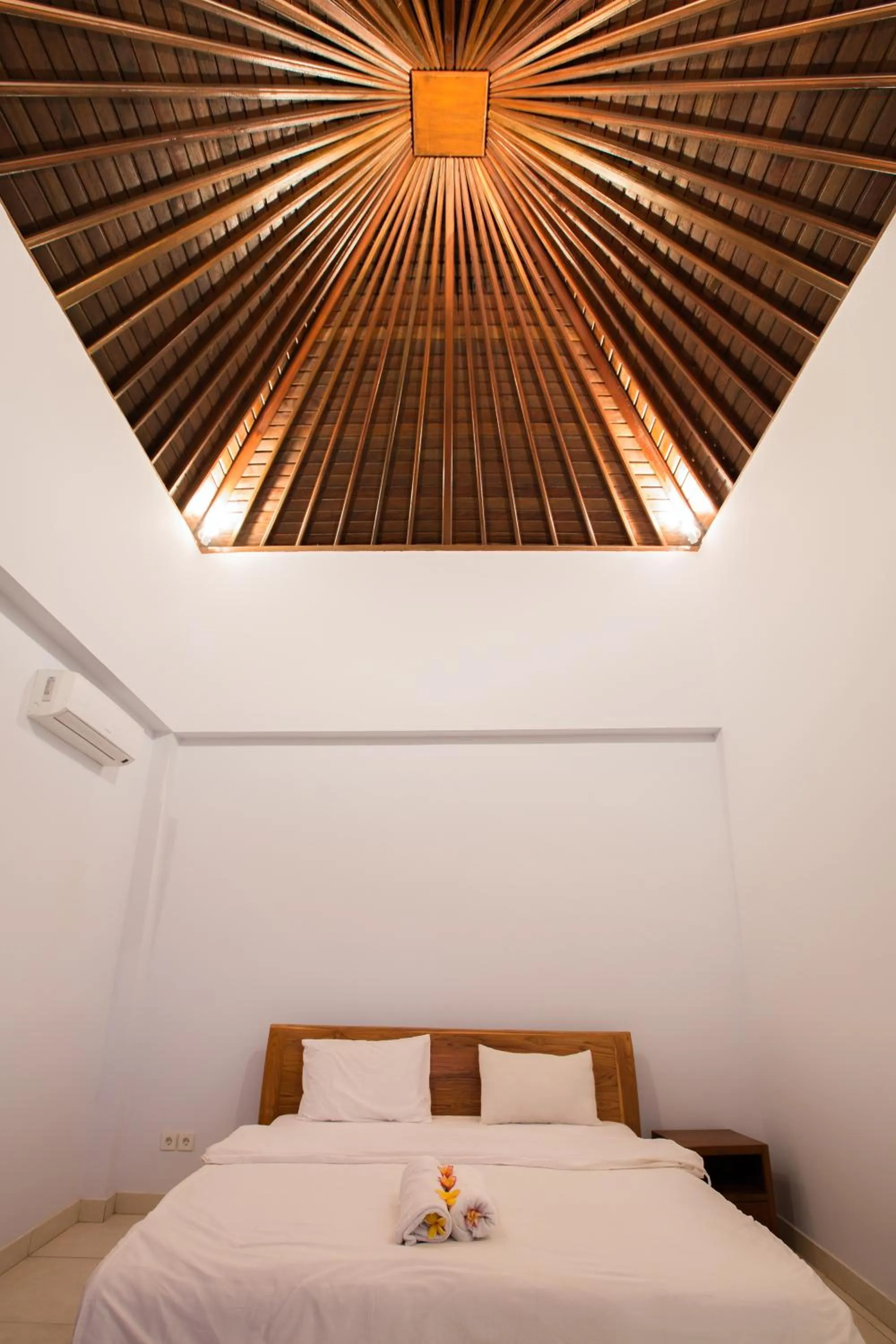 Photo of the whole room, Bed in Pande Homestay