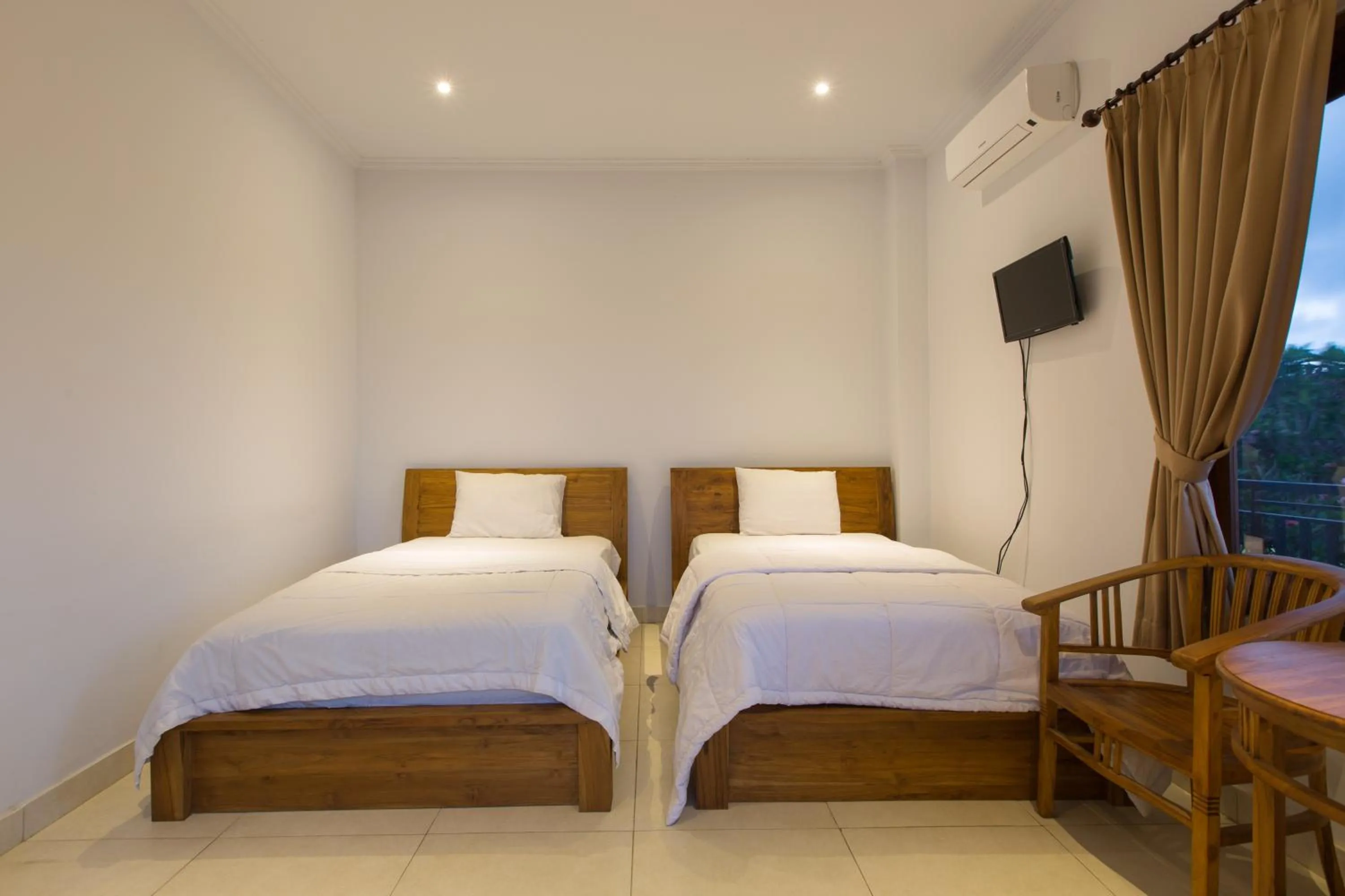 Photo of the whole room, Bed in Pande Homestay