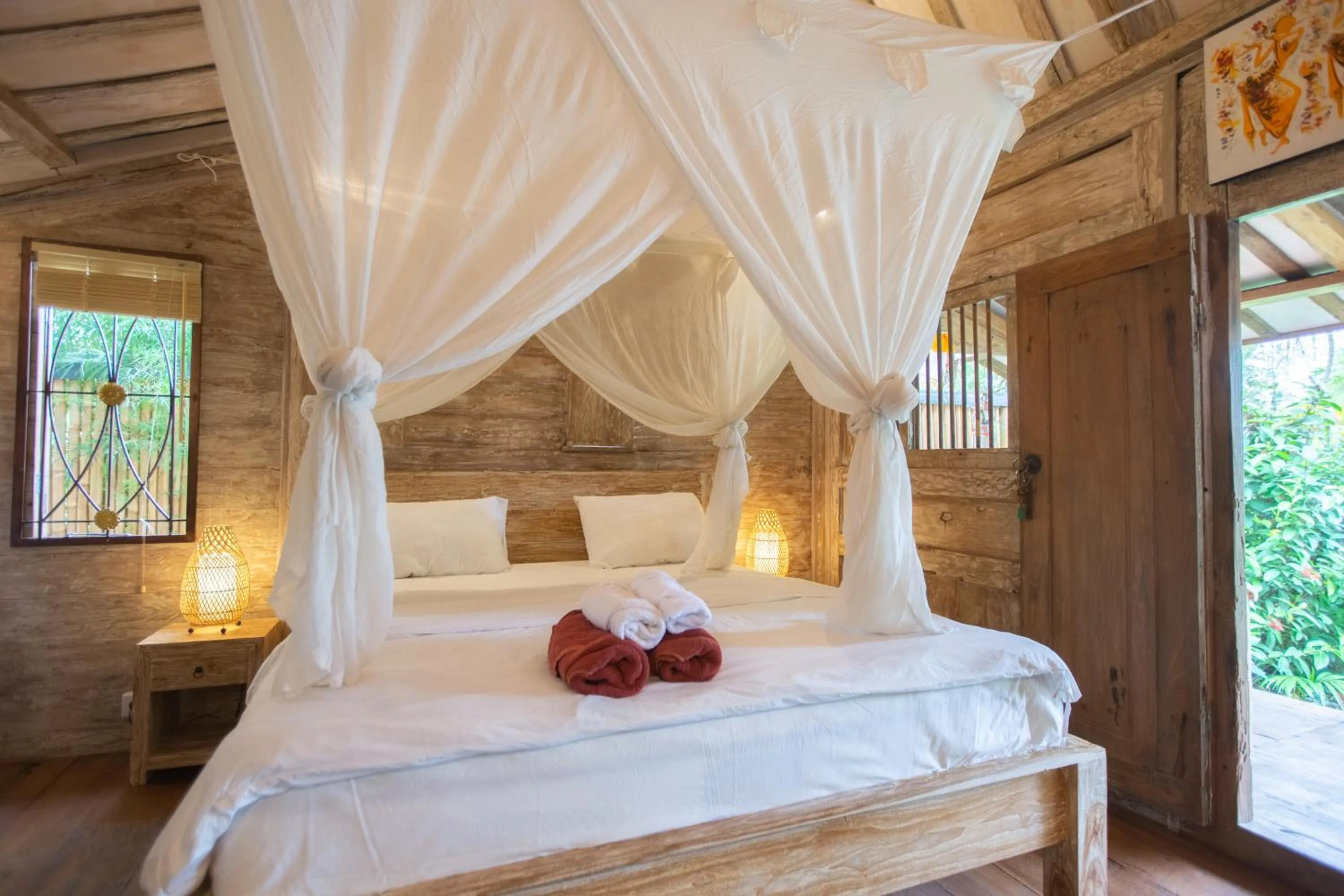 Photo of the whole room, Bed in Pande Homestay