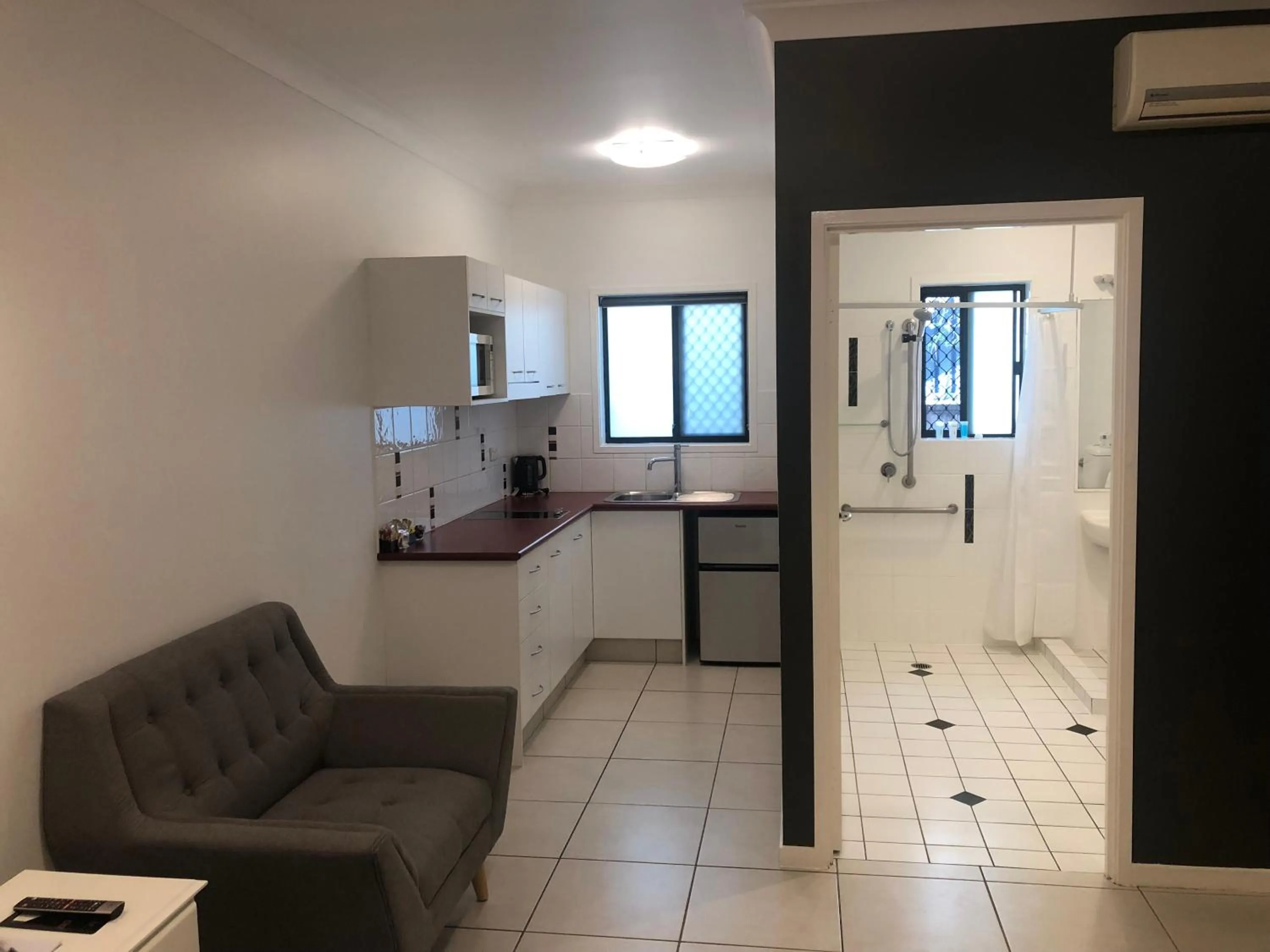 Kitchen or kitchenette in Darra Motel & Conference Centre