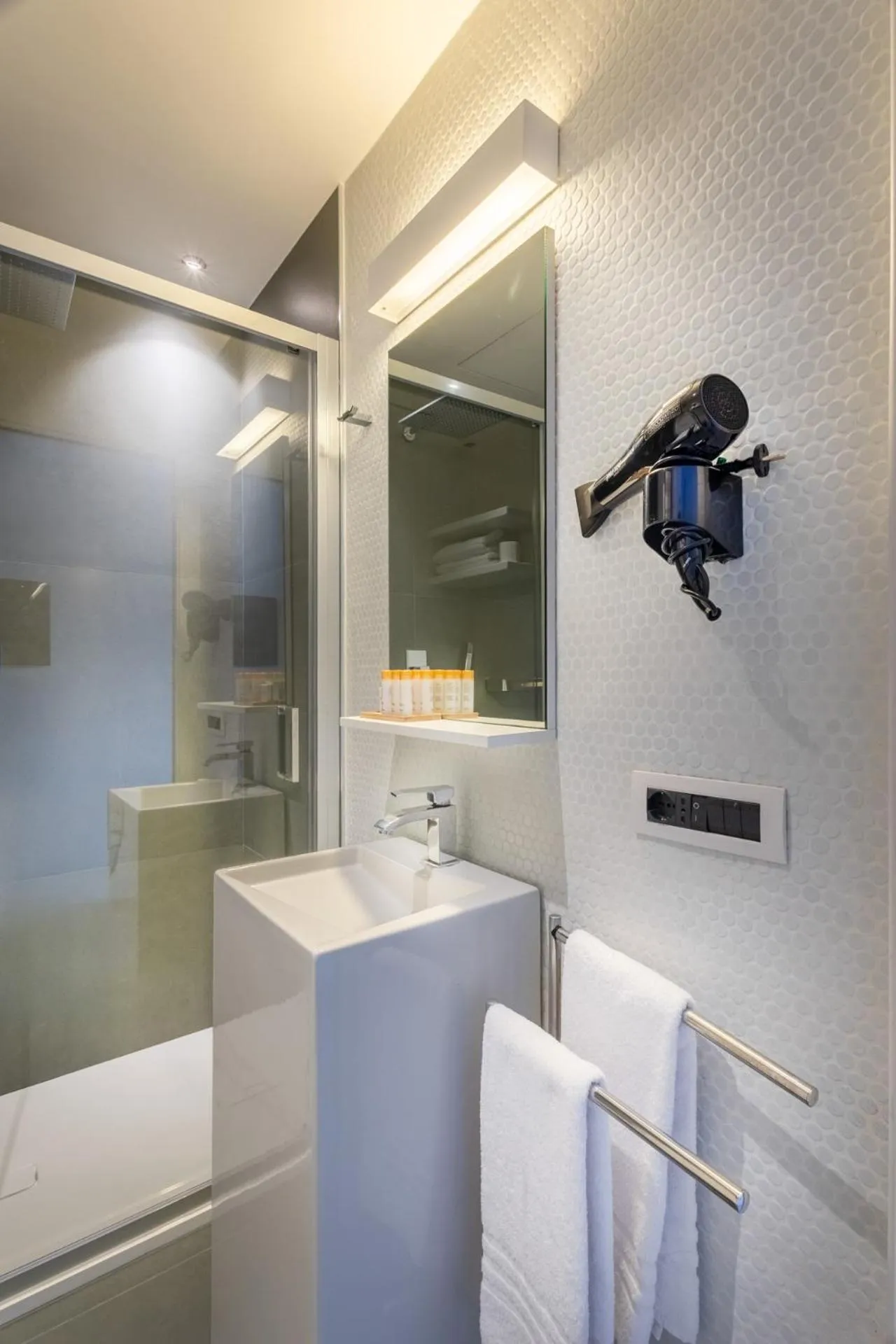 Bathroom in Navona Stay