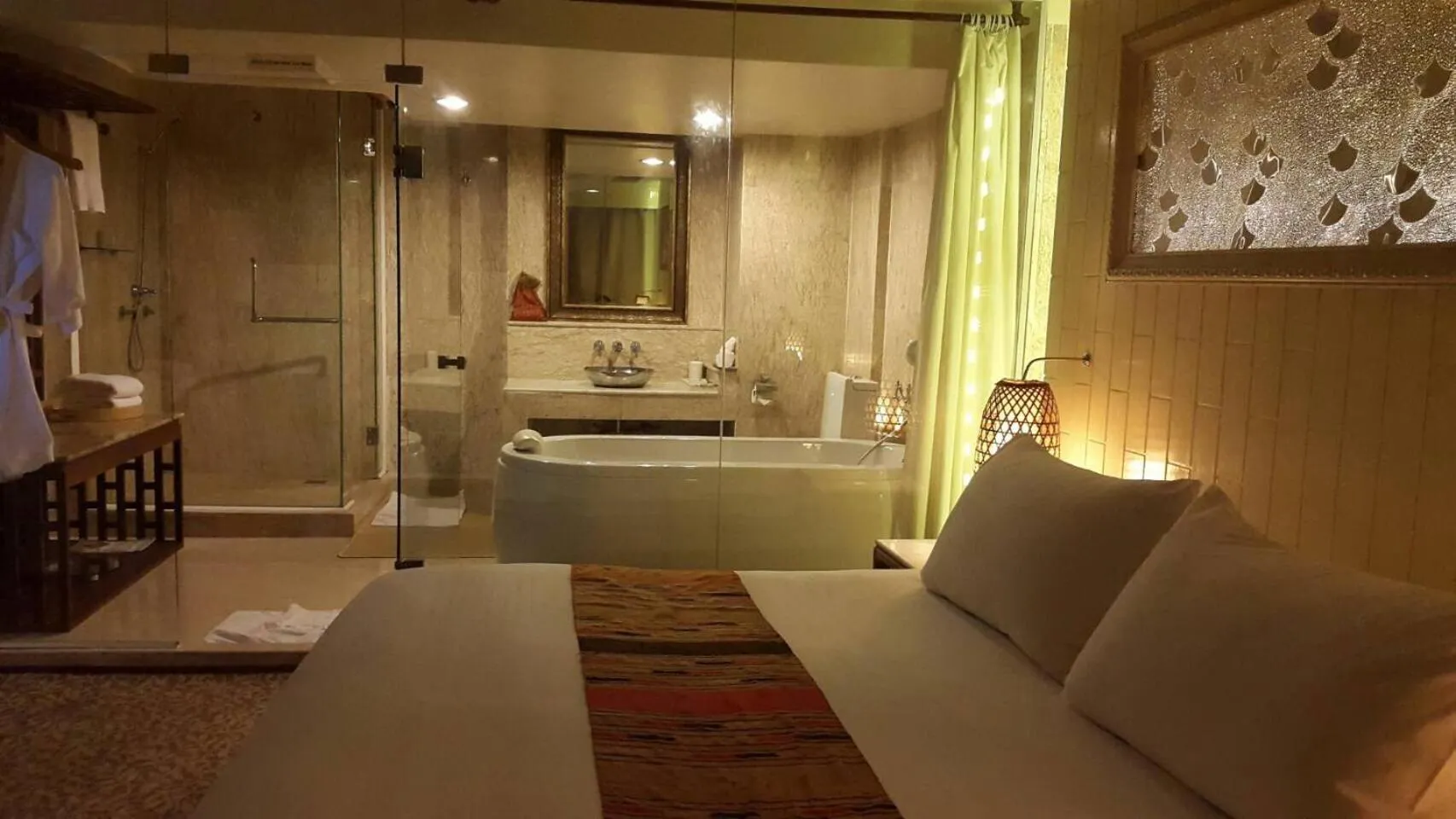 Property building, Bathroom in Ploy Palace Hotel