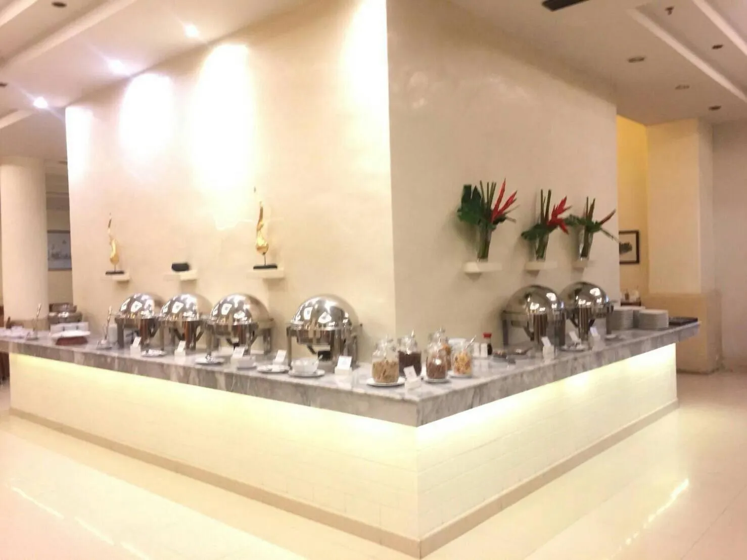 Buffet breakfast in Ploy Palace Hotel