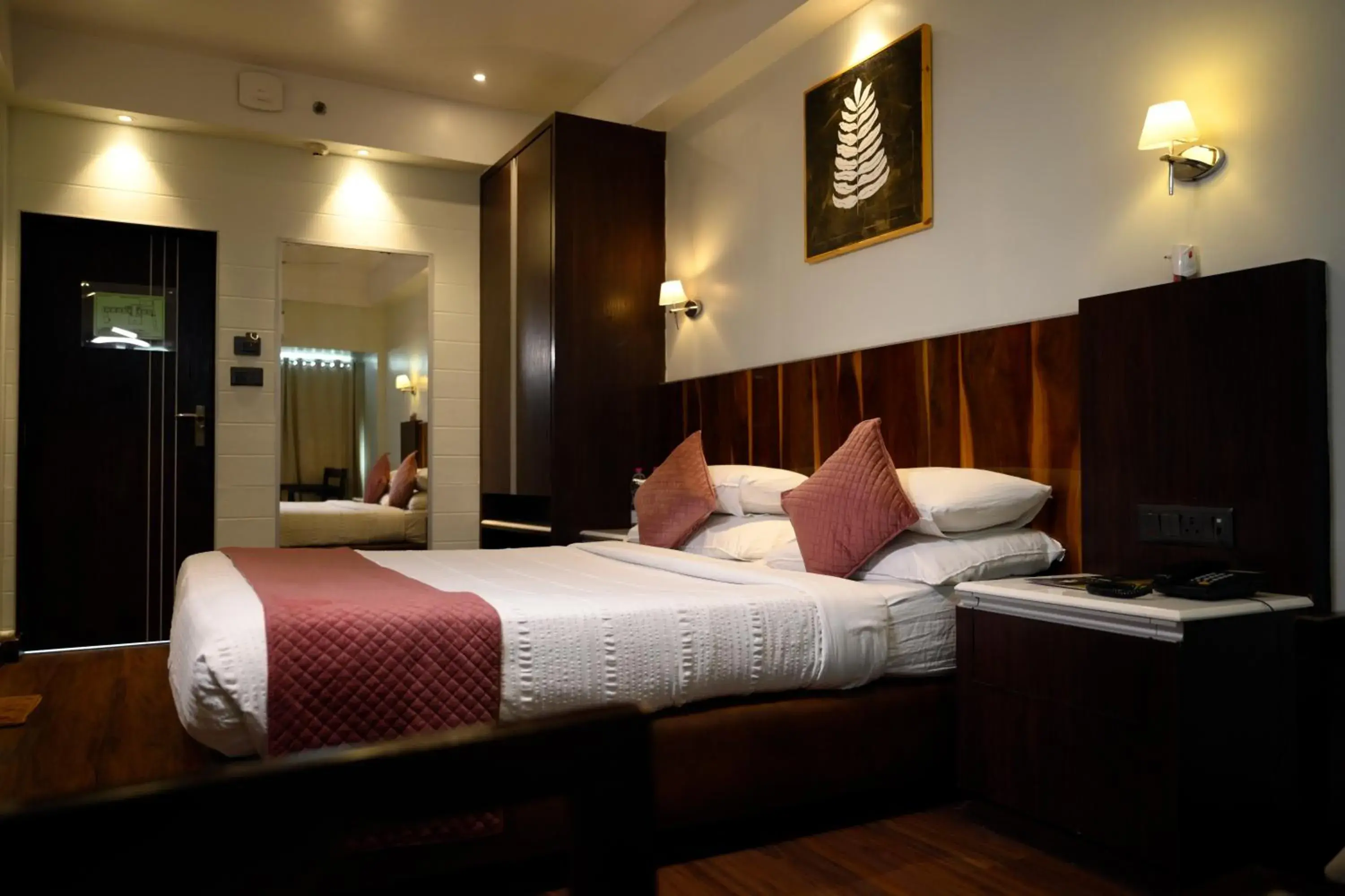 Deluxe Double Room in Hotel Holiday Resort Deluxe Double Room in Hotel Holiday Resort