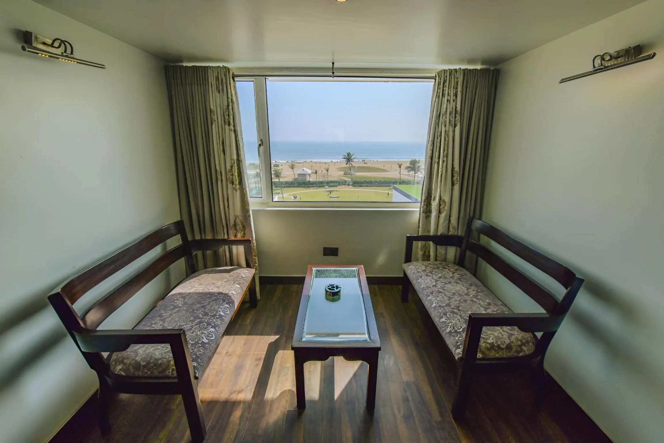 Sea view in Hotel Holiday Resort