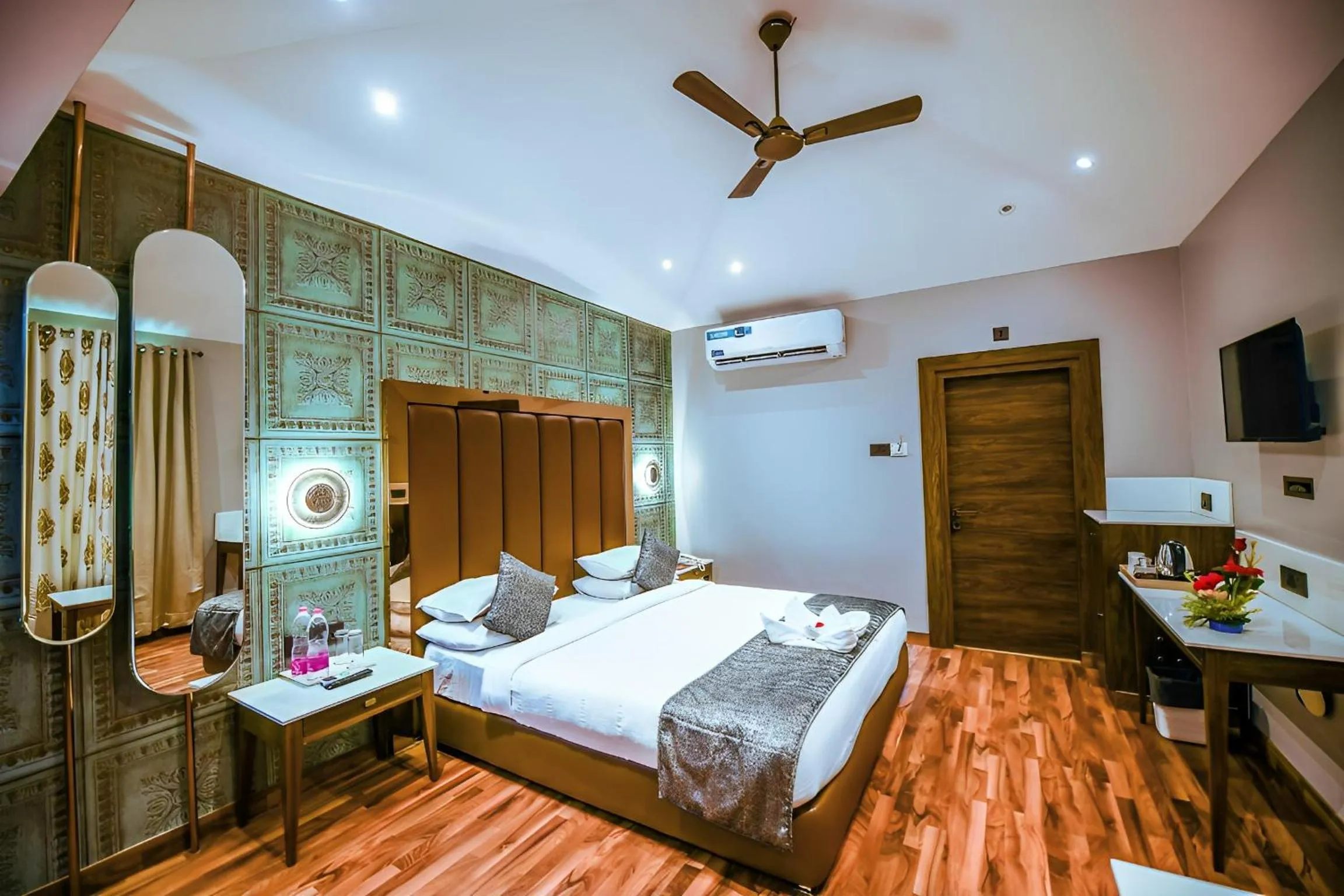 Bed in Hotel Holiday Resort