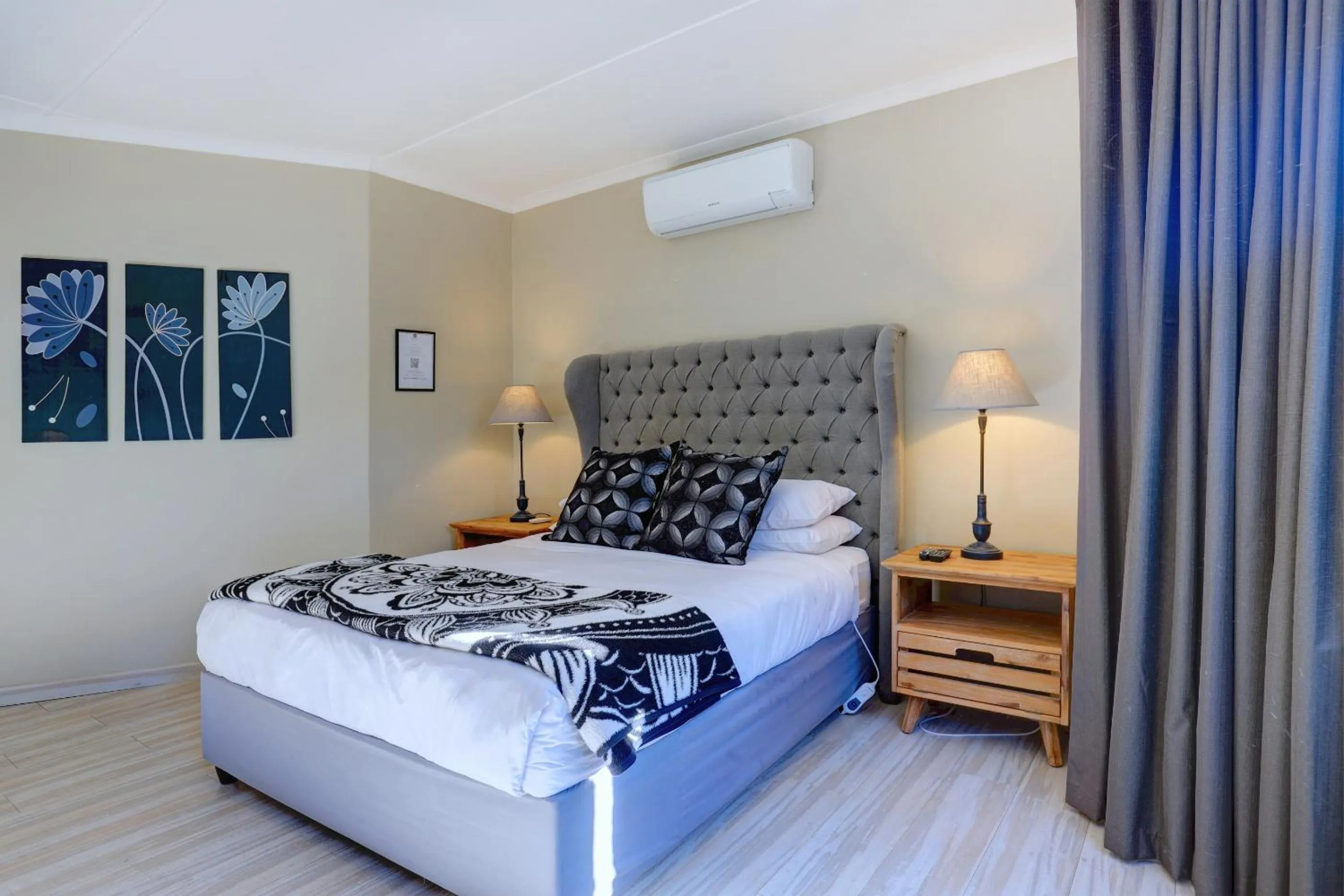 Comfort Queen Room - single occupancy in Burrough Place