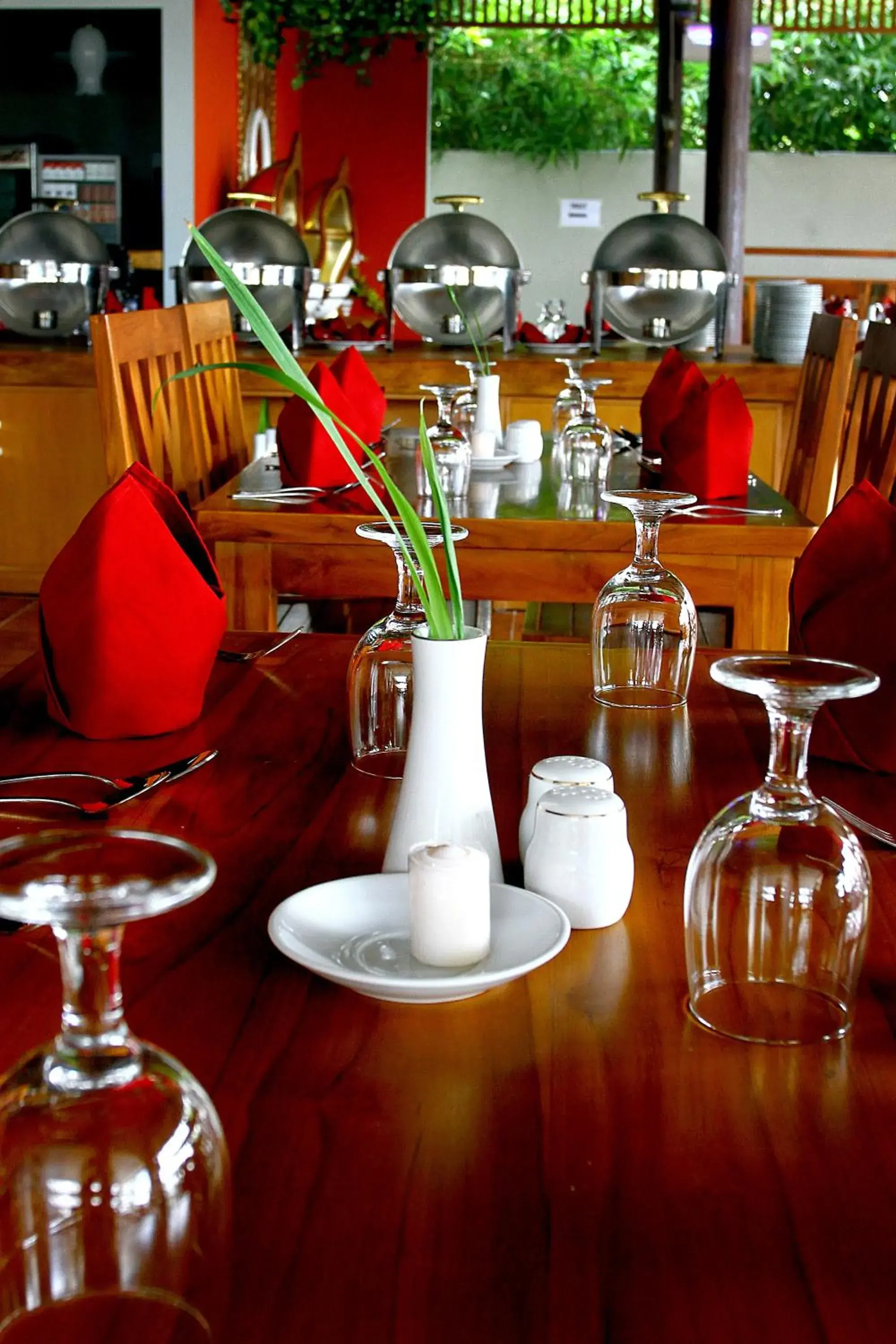 Restaurant/places to eat in Grand Royal BIL Hotel Restaurant/places to eat in Grand Royal BIL Hotel