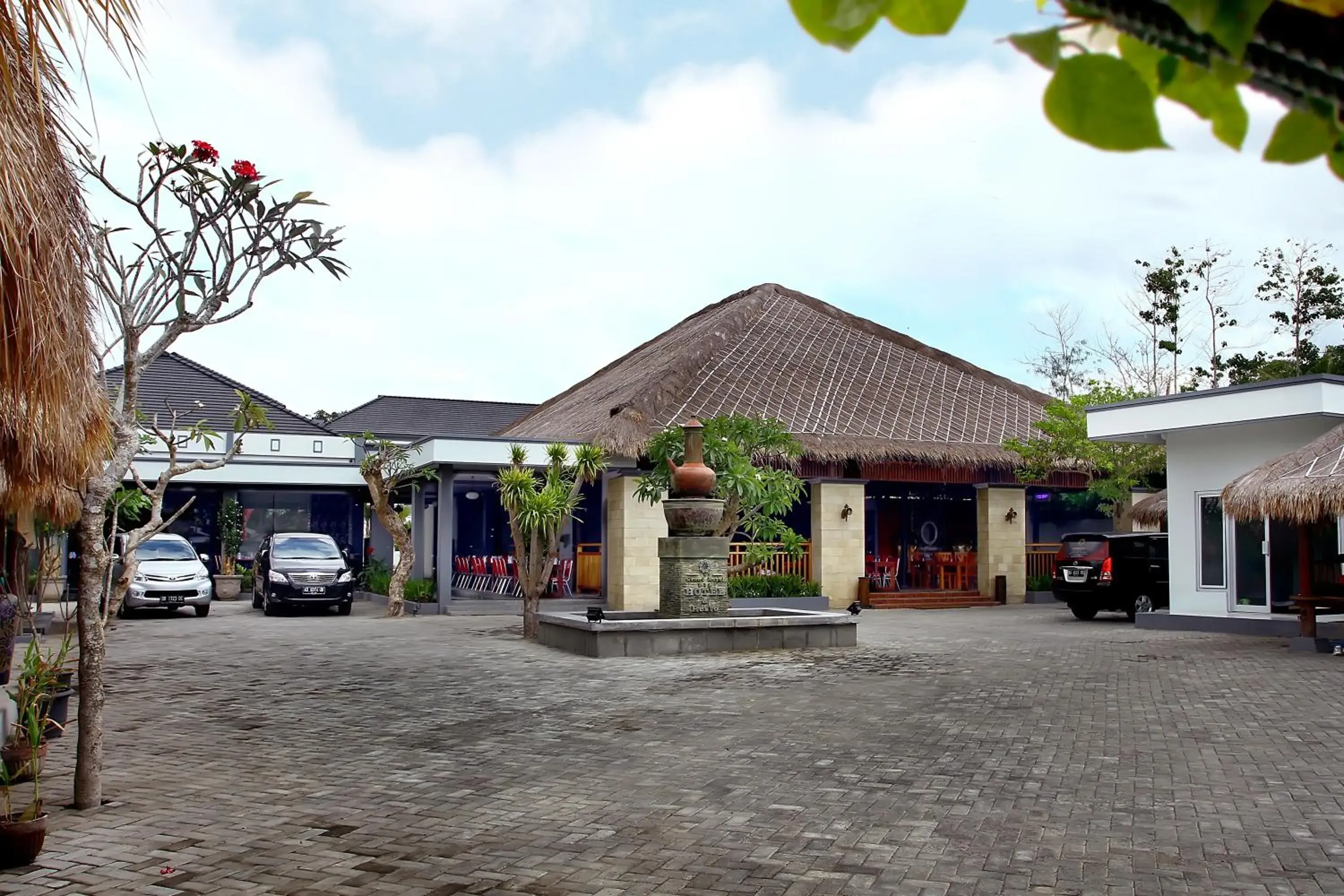Facade/entrance in Grand Royal BIL Hotel Facade/entrance in Grand Royal BIL Hotel