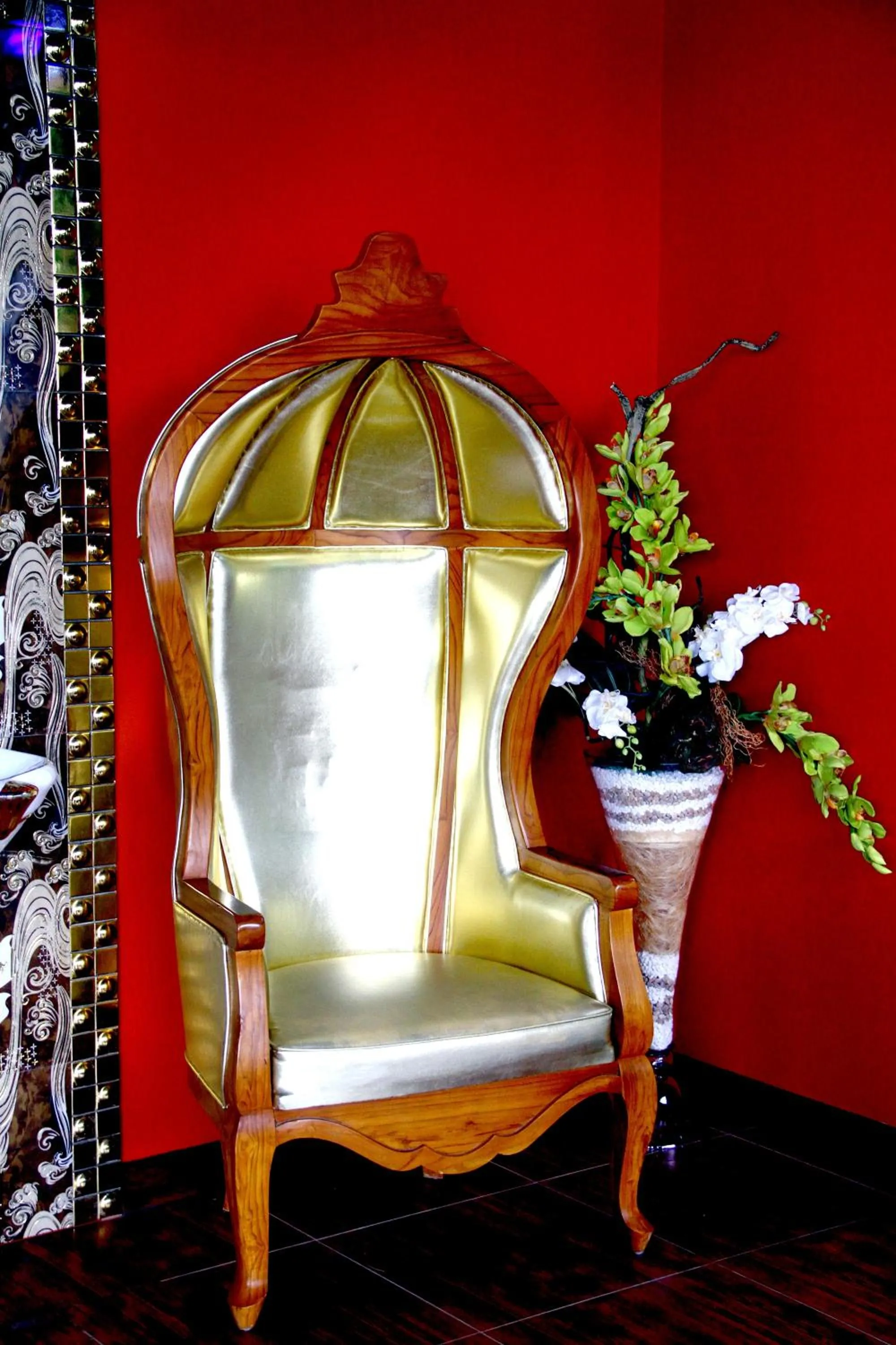 Decorative detail in Grand Royal BIL Hotel