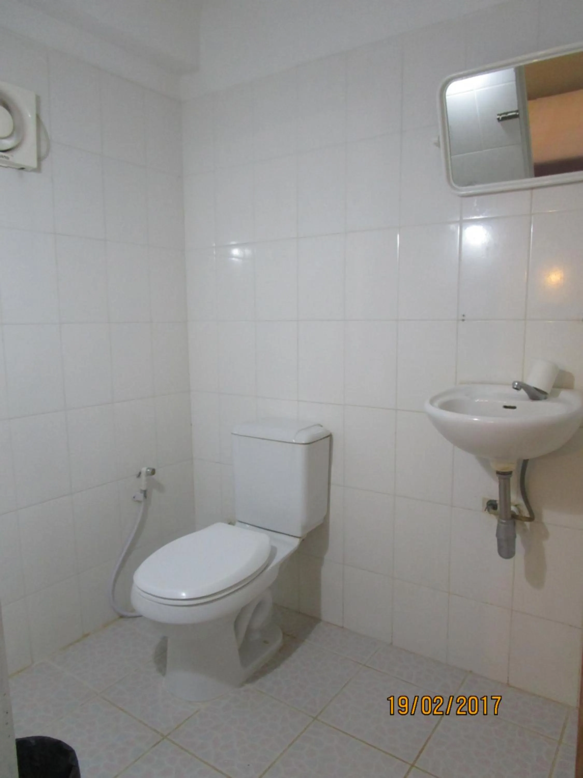 Shower in Visal Sak Guesthouse