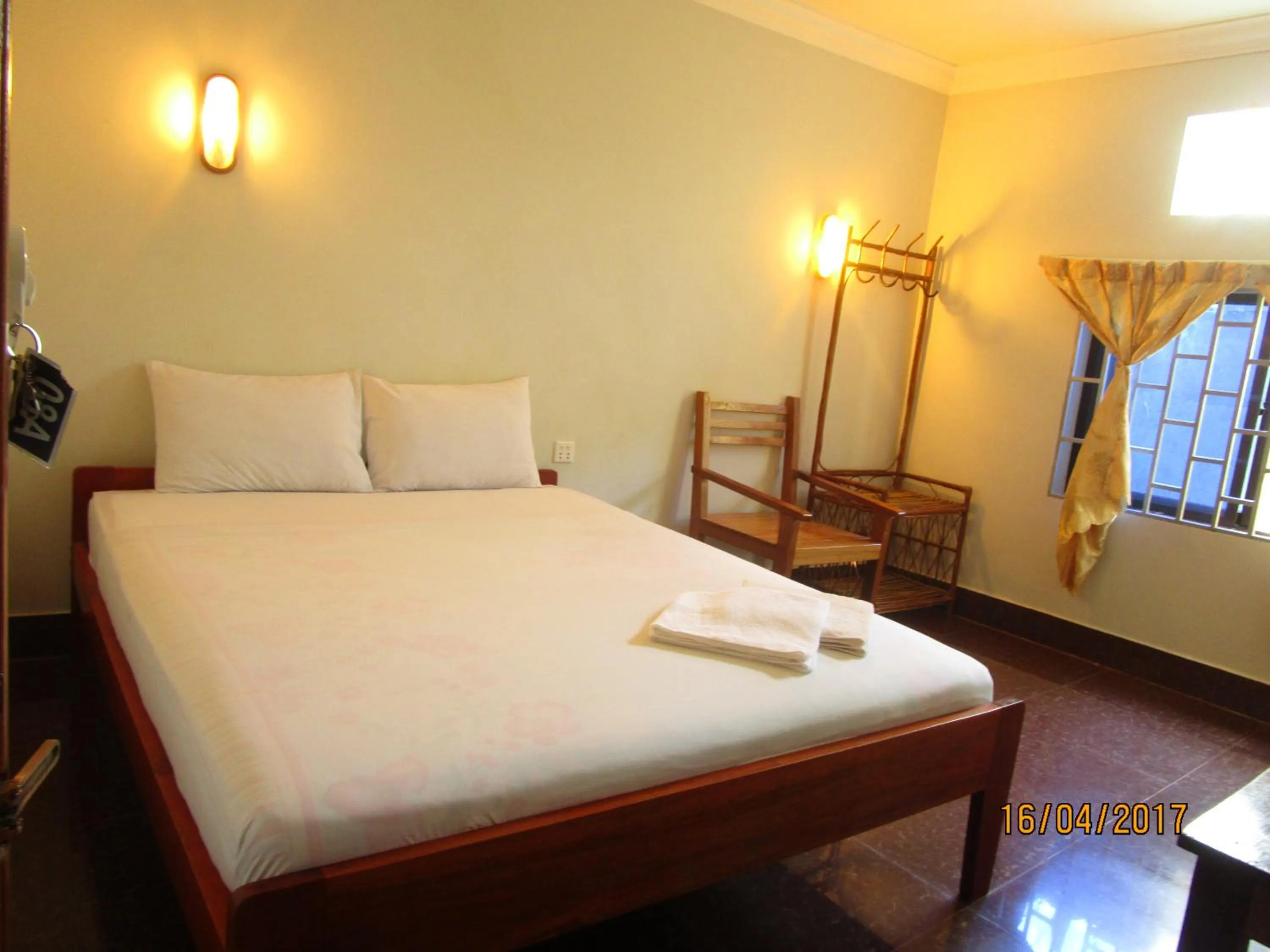 Photo of the whole room, Bed in Visal Sak Guesthouse