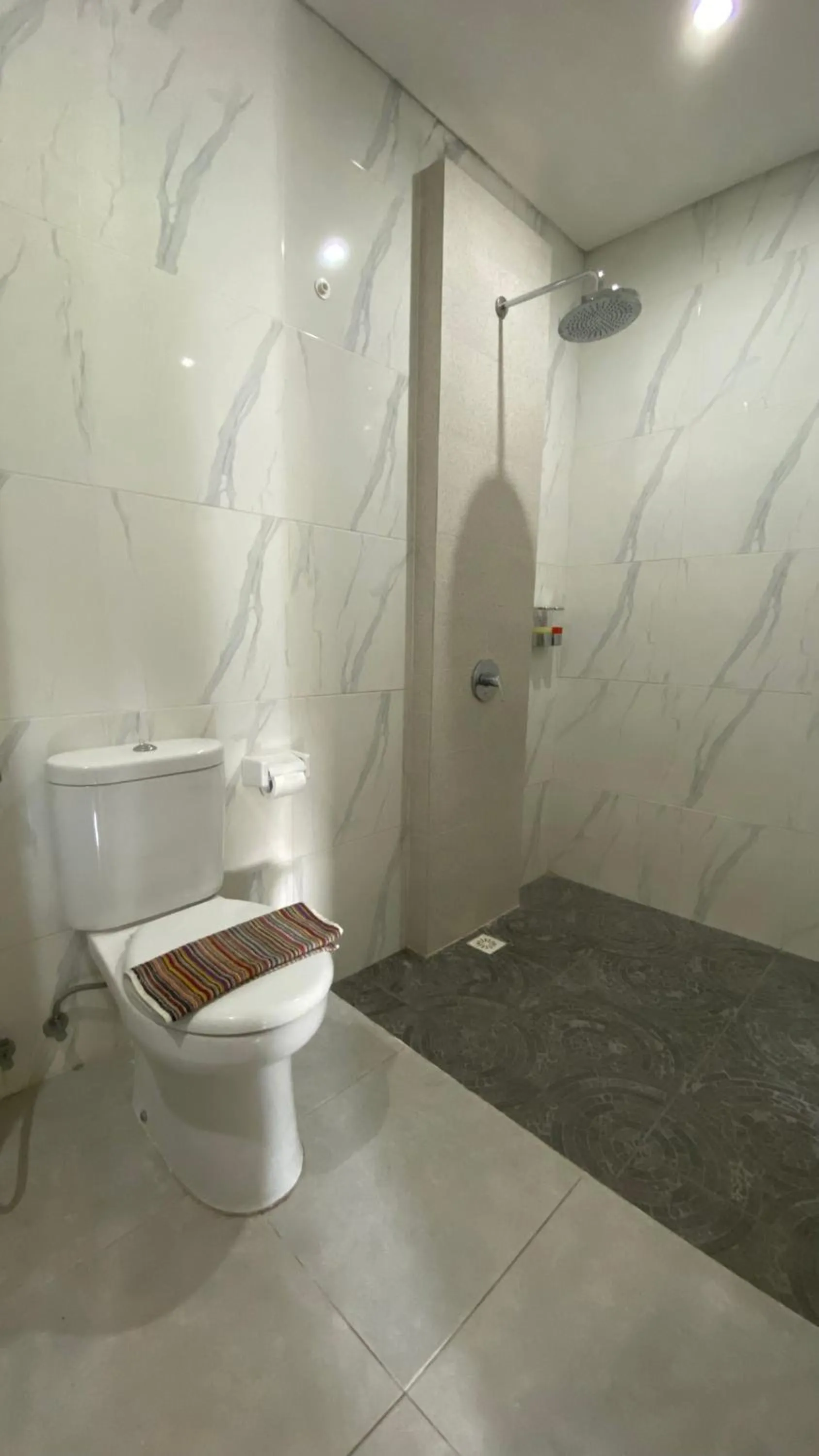 Toilet in Sandat Hotel Legian