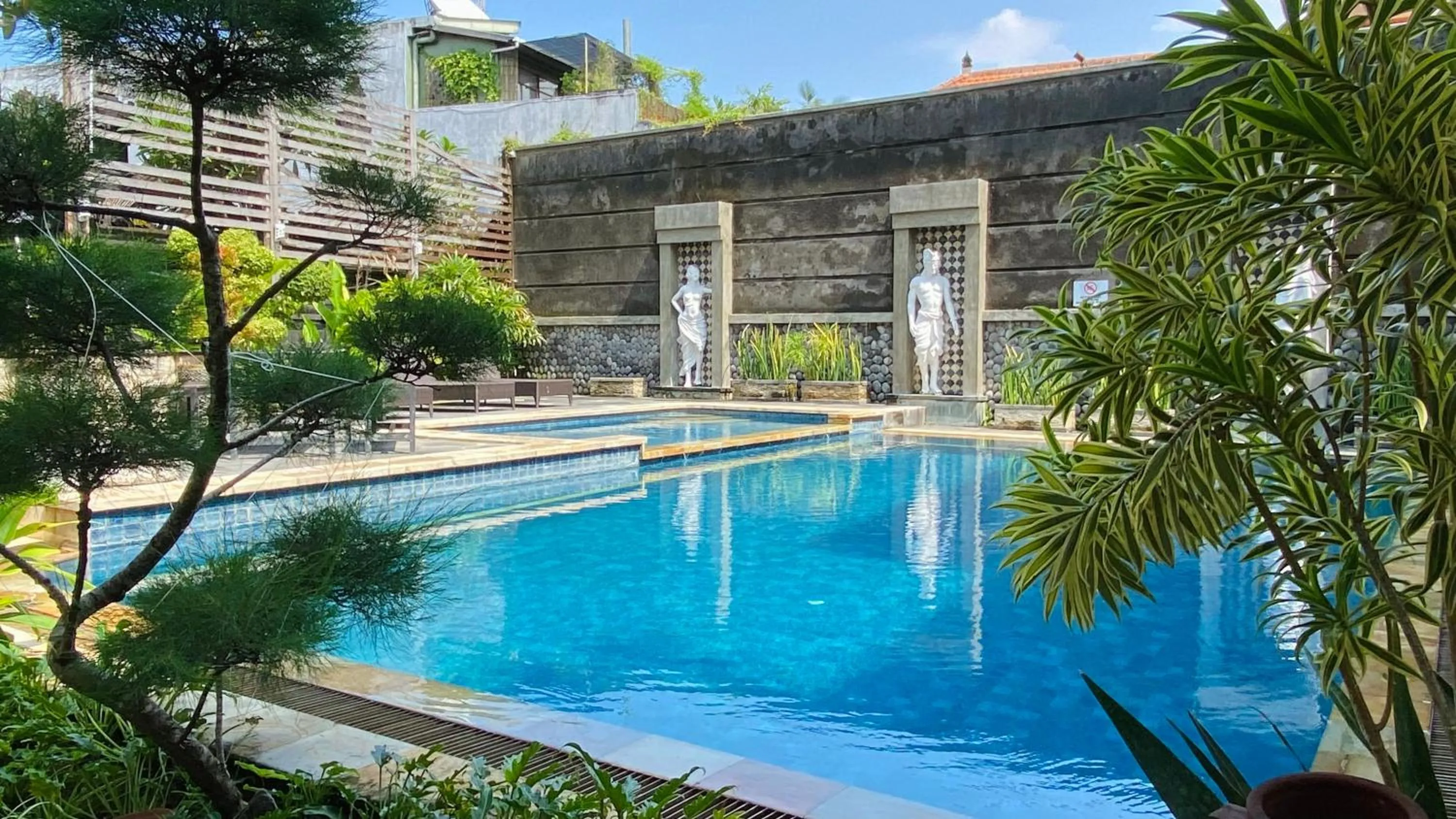 Swimming pool in Sandat Hotel Legian