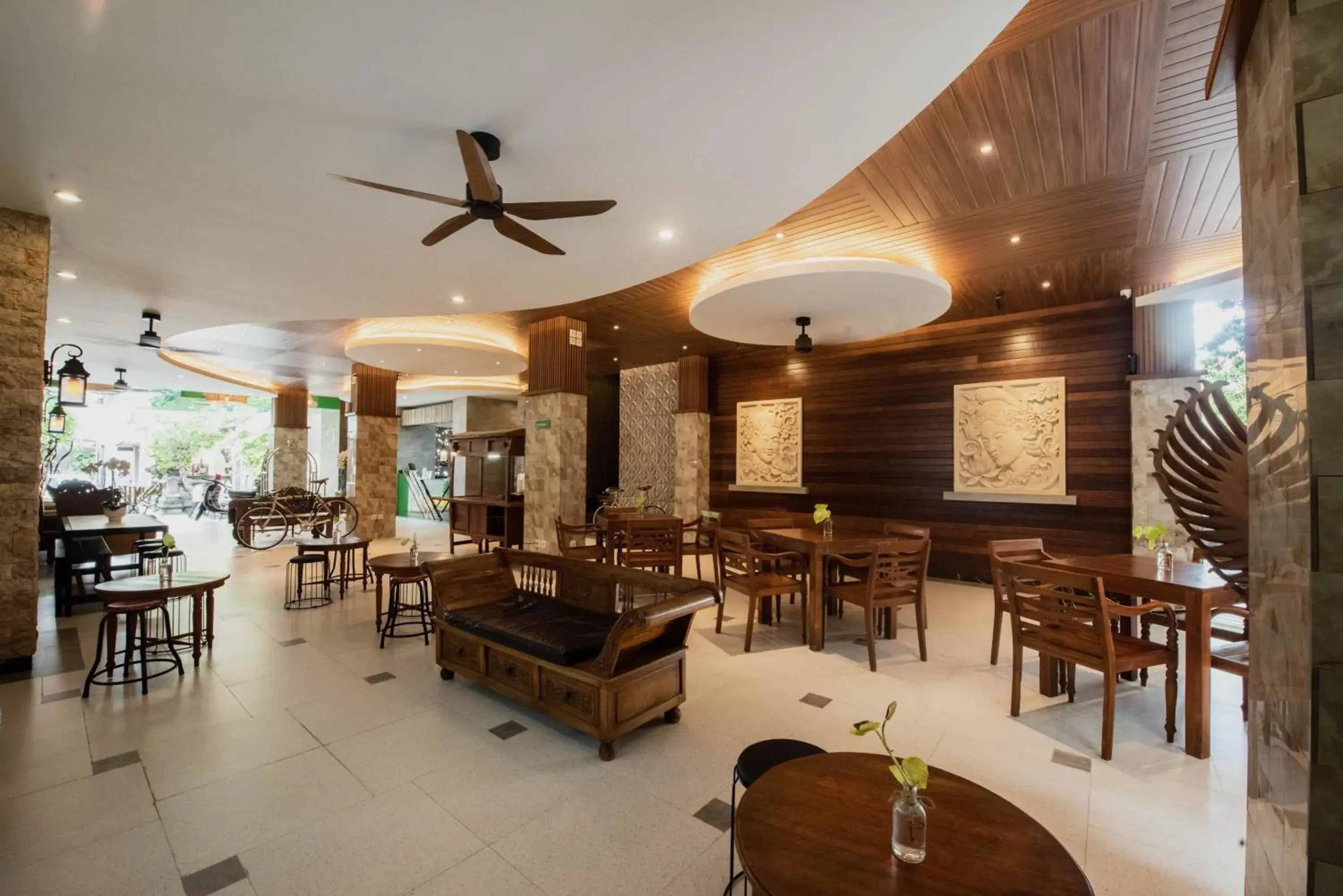 Restaurant/places to eat in Sandat Hotel Legian Restaurant/places to eat in Sandat Hotel Legian