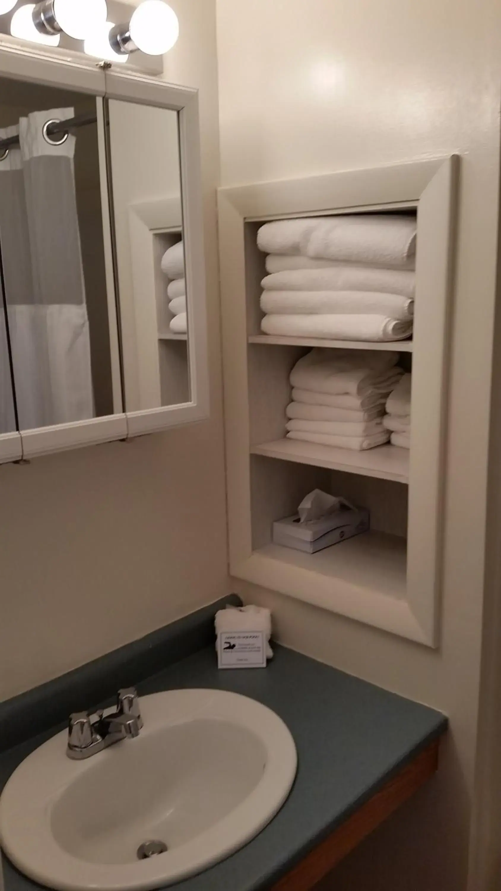 Bathroom in Windrifter Resort Bathroom in Windrifter Resort