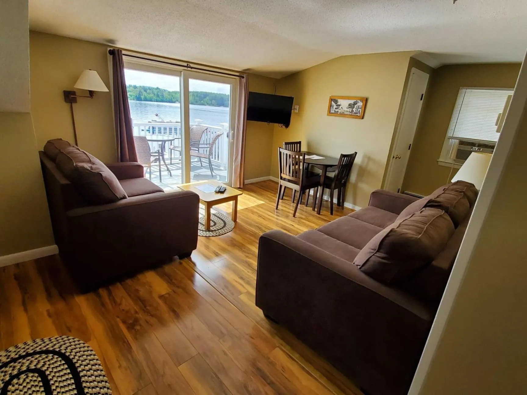 Living room in Windrifter Resort