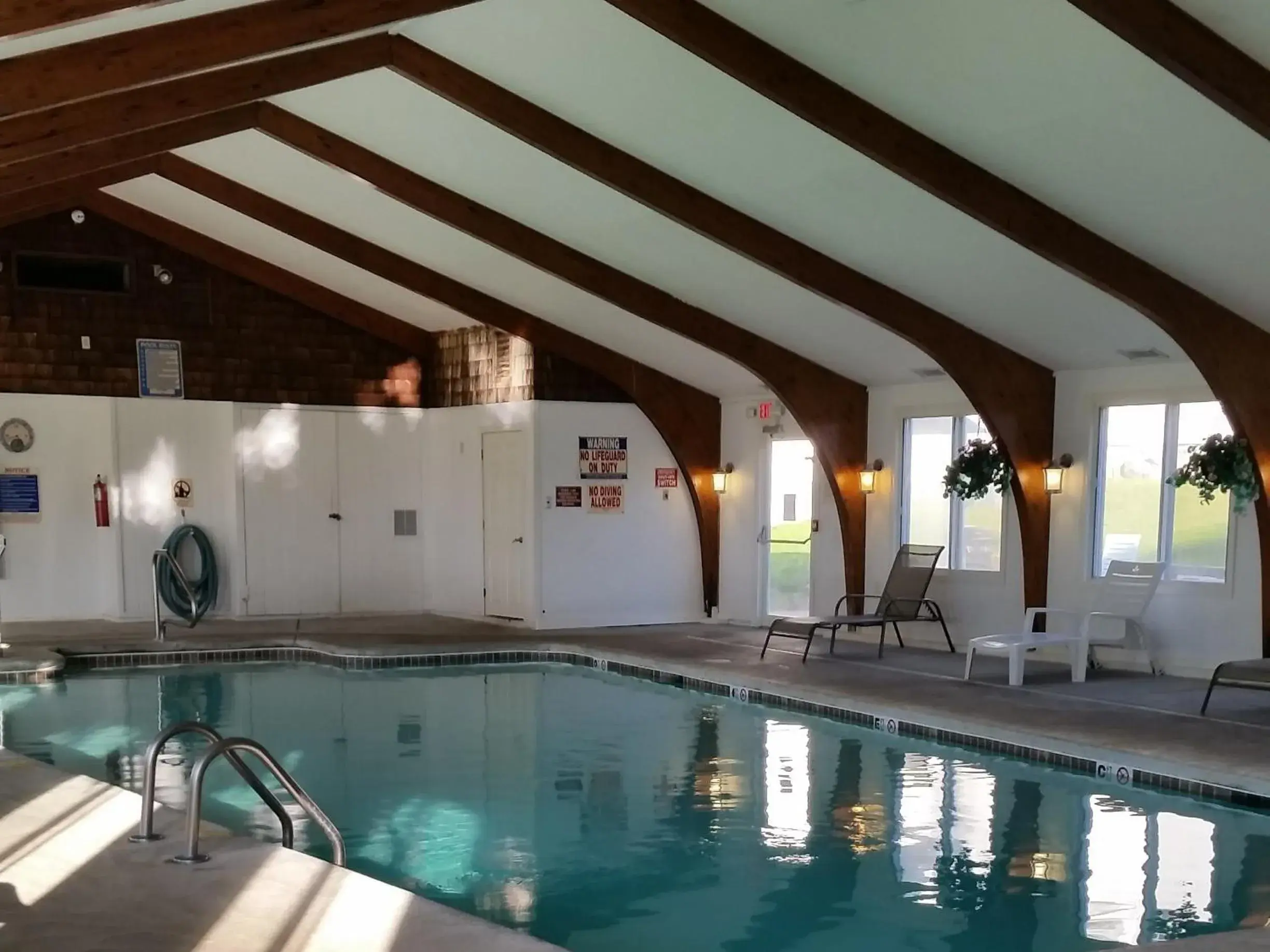 Pool view in Windrifter Resort Pool view in Windrifter Resort