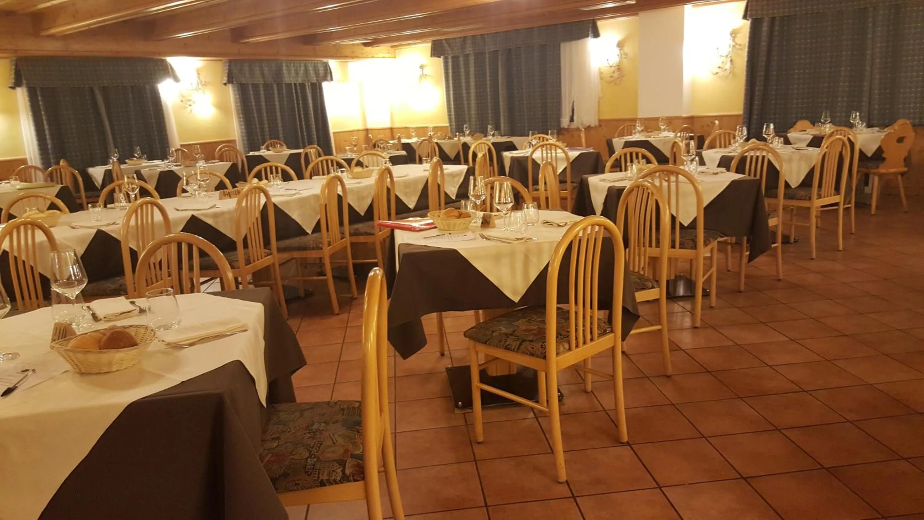 Restaurant/Places to Eat in Hotel Cielo Blu