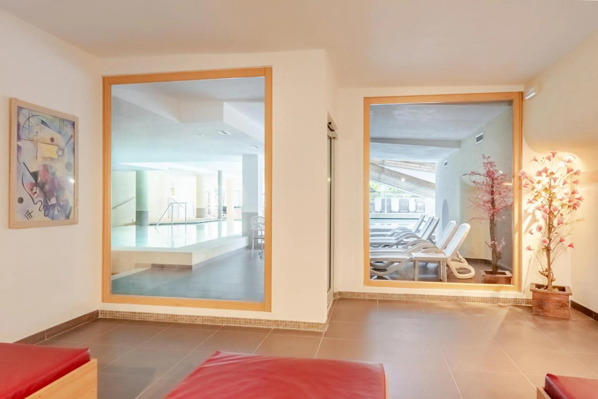 Swimming pool in Hotel Alpine Mugon