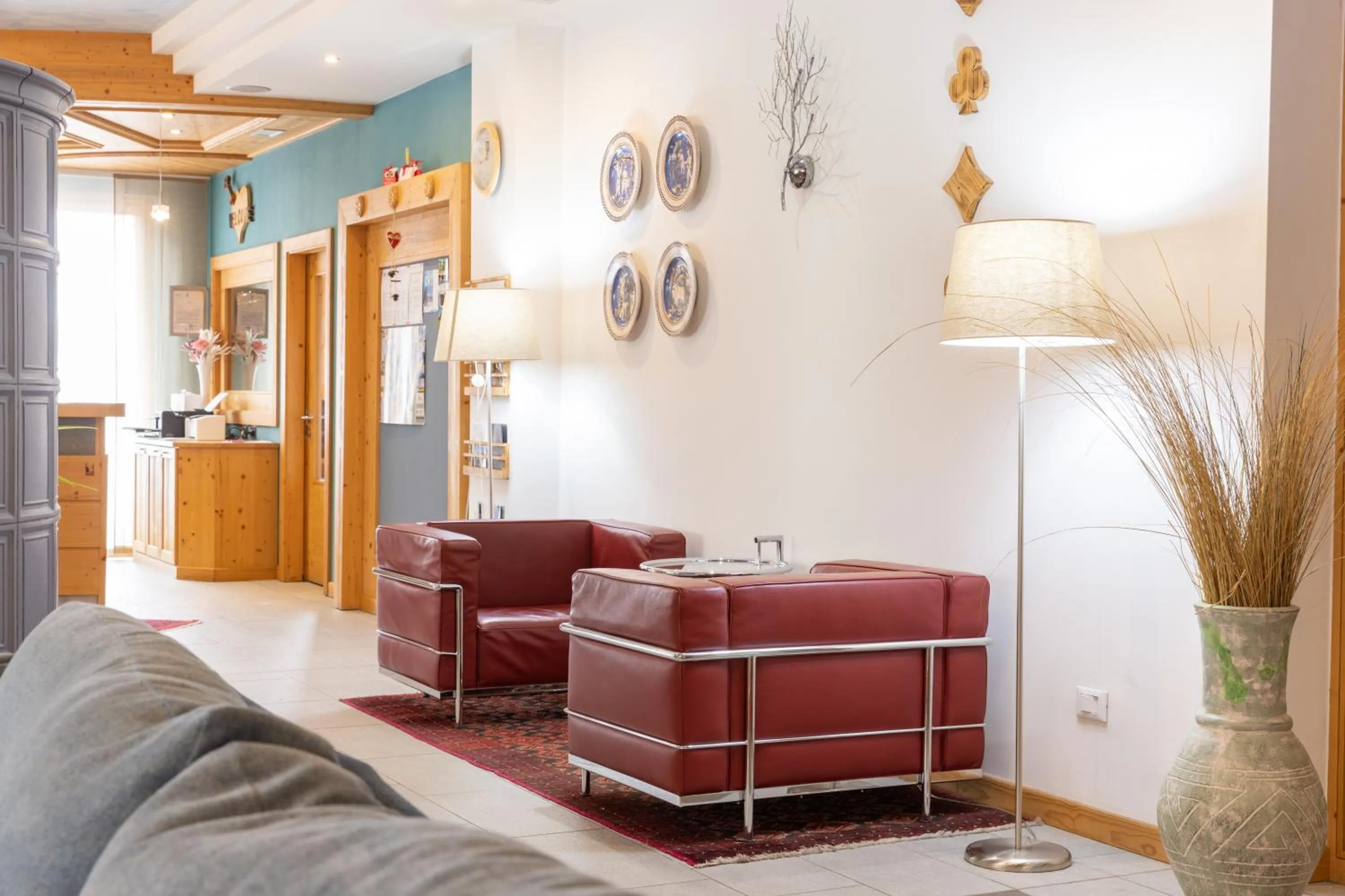 Lobby or reception in Hotel Alpine Mugon