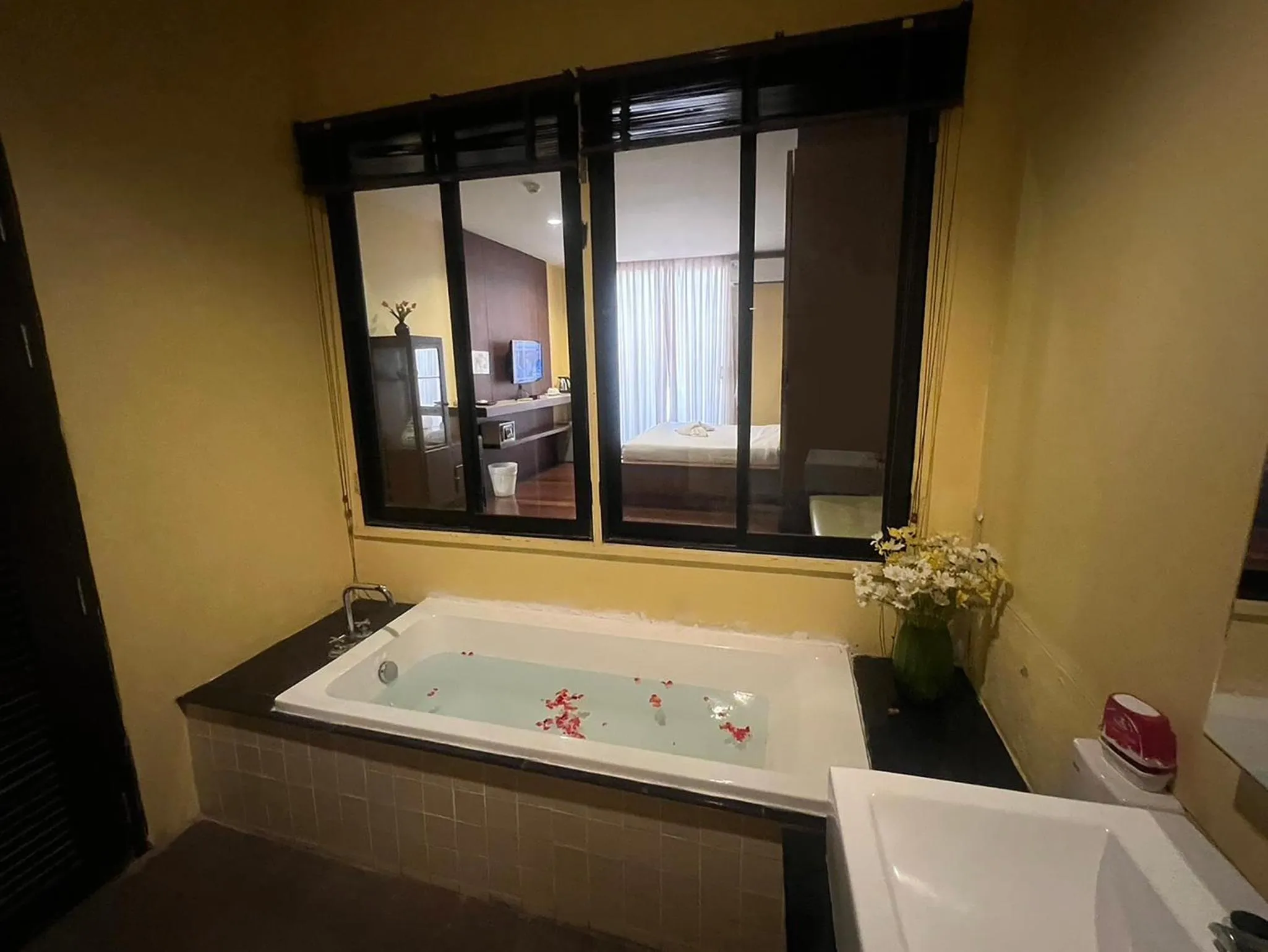 Hot Tub in Sabye Bangkok